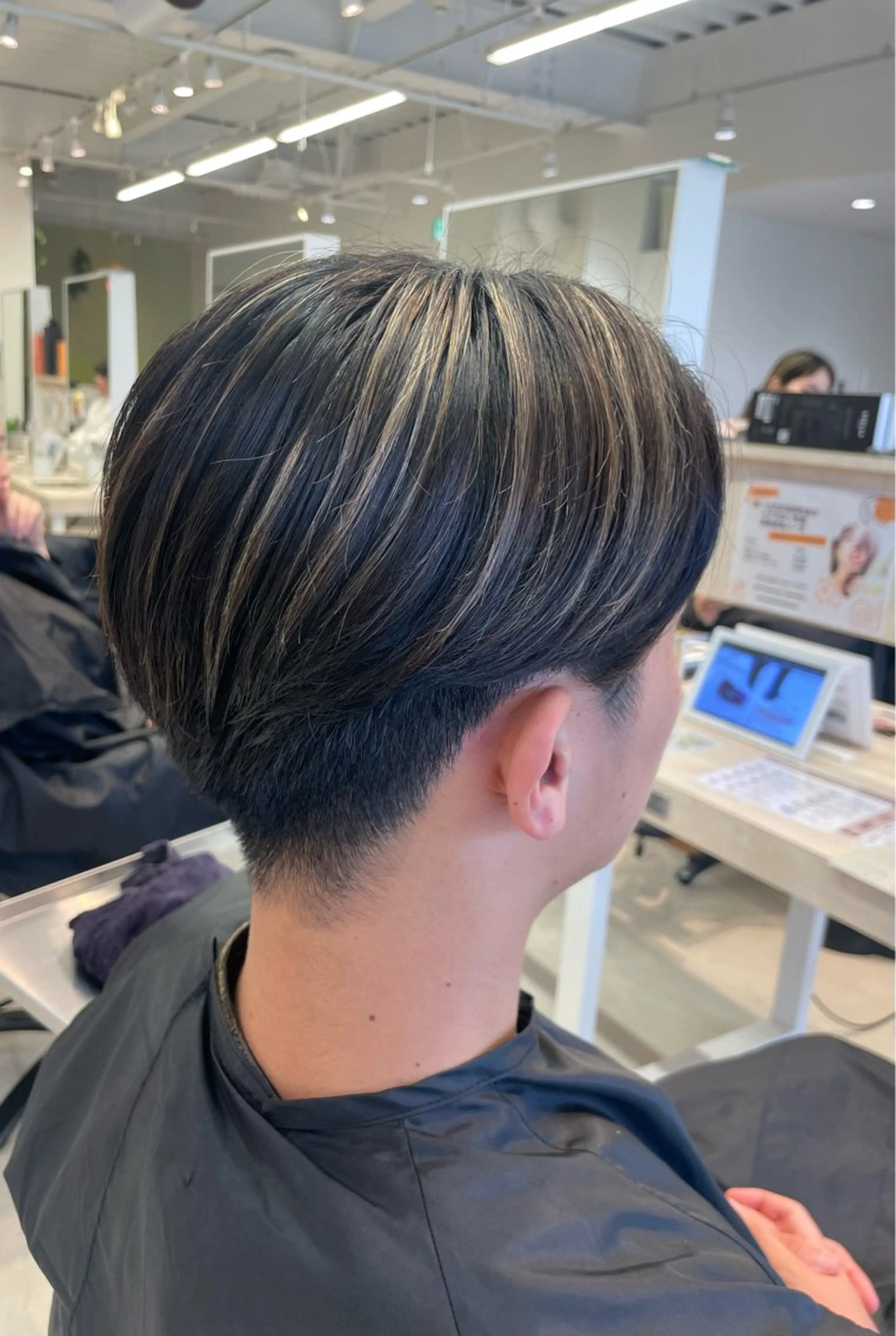 メンズ メンズハイライト ヘアカラー メンズ支持率No.1 /大船メンズパーマのヘアスタイル