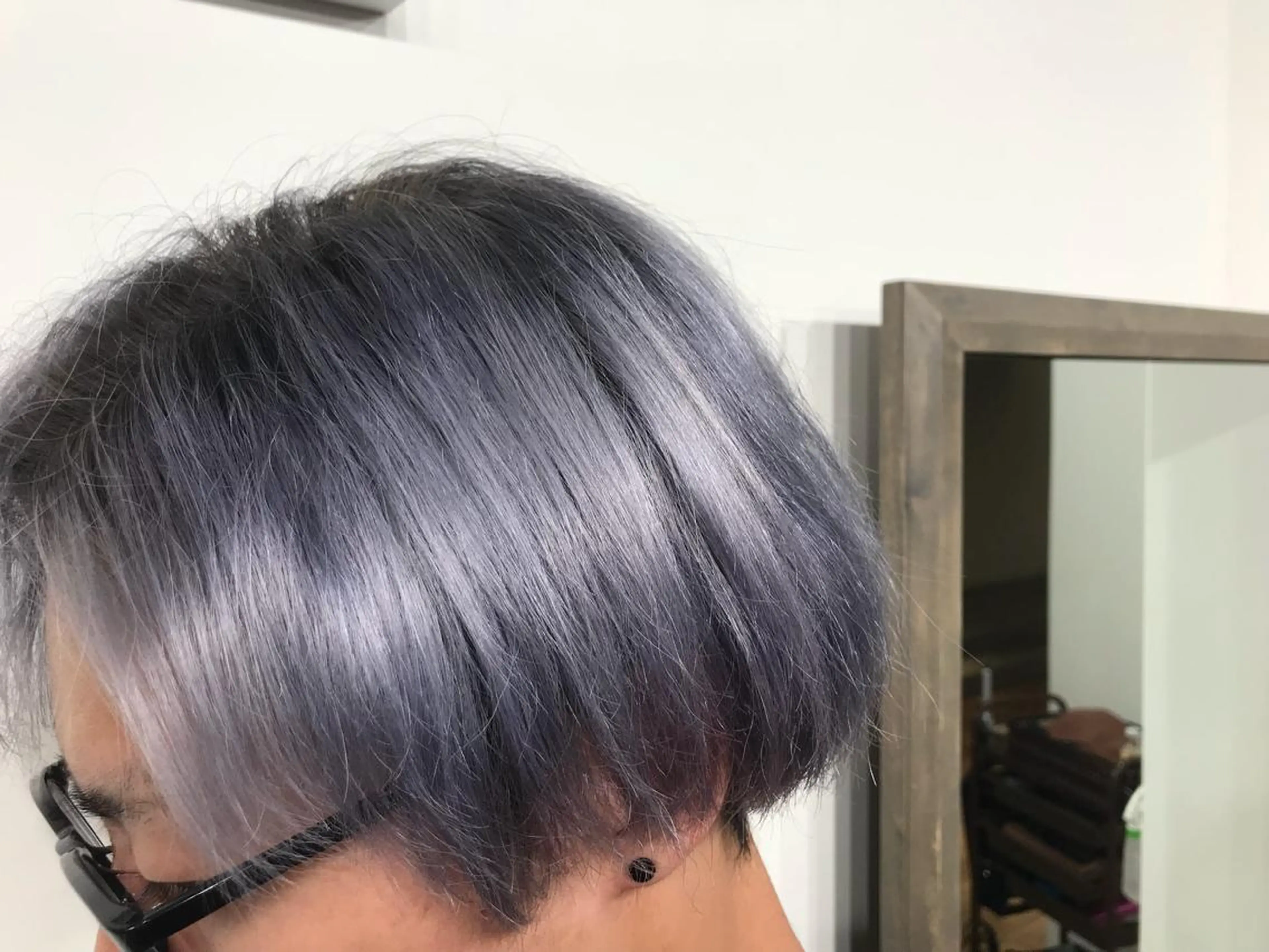 メンズ ヘアカラー トリートメント ハイトーン髪質改善 家中貴典のヘアスタイル