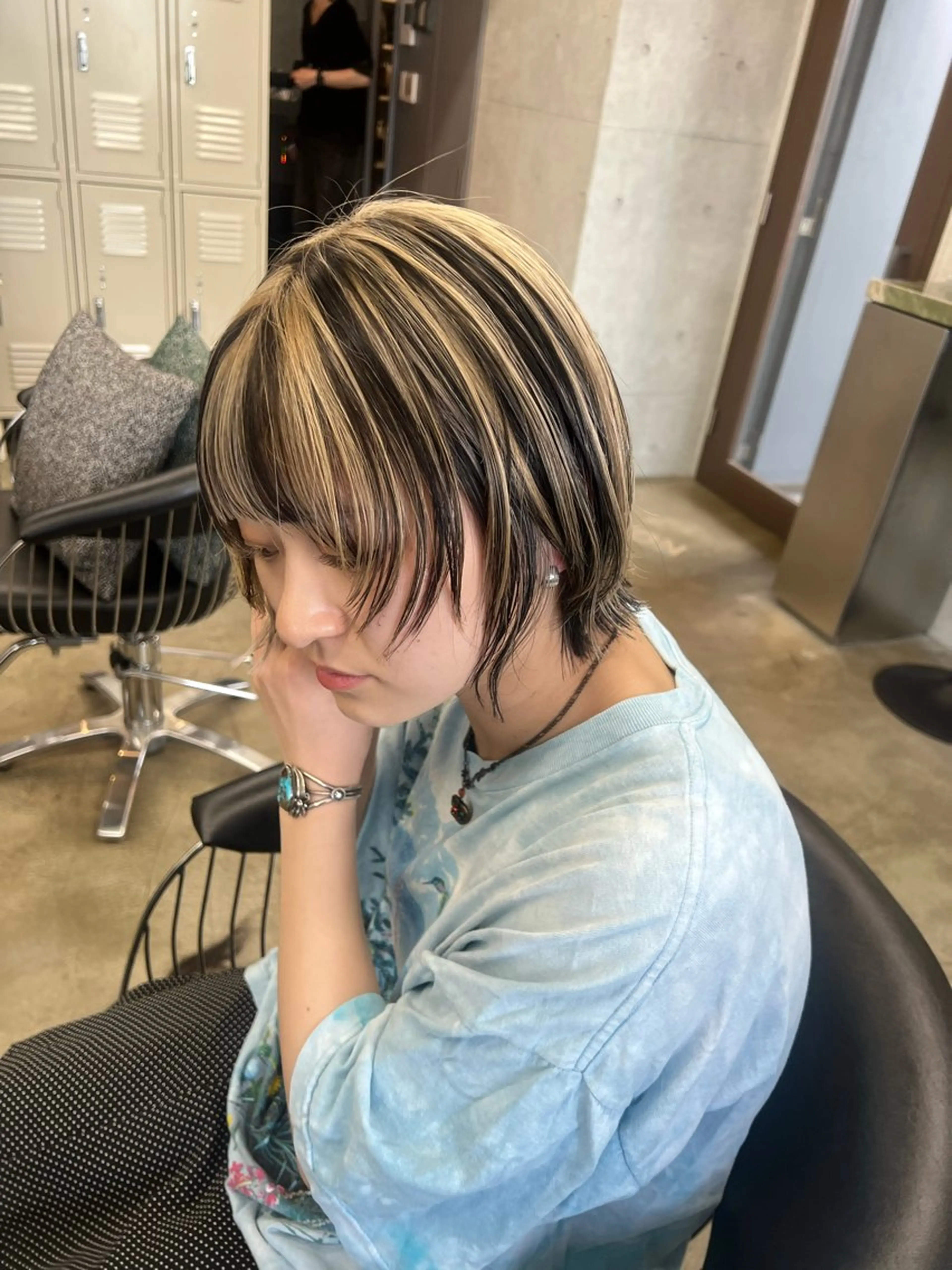 ミディアム カラー カット ヘアカラー ハイトーンカラー/ さらさのヘアスタイル