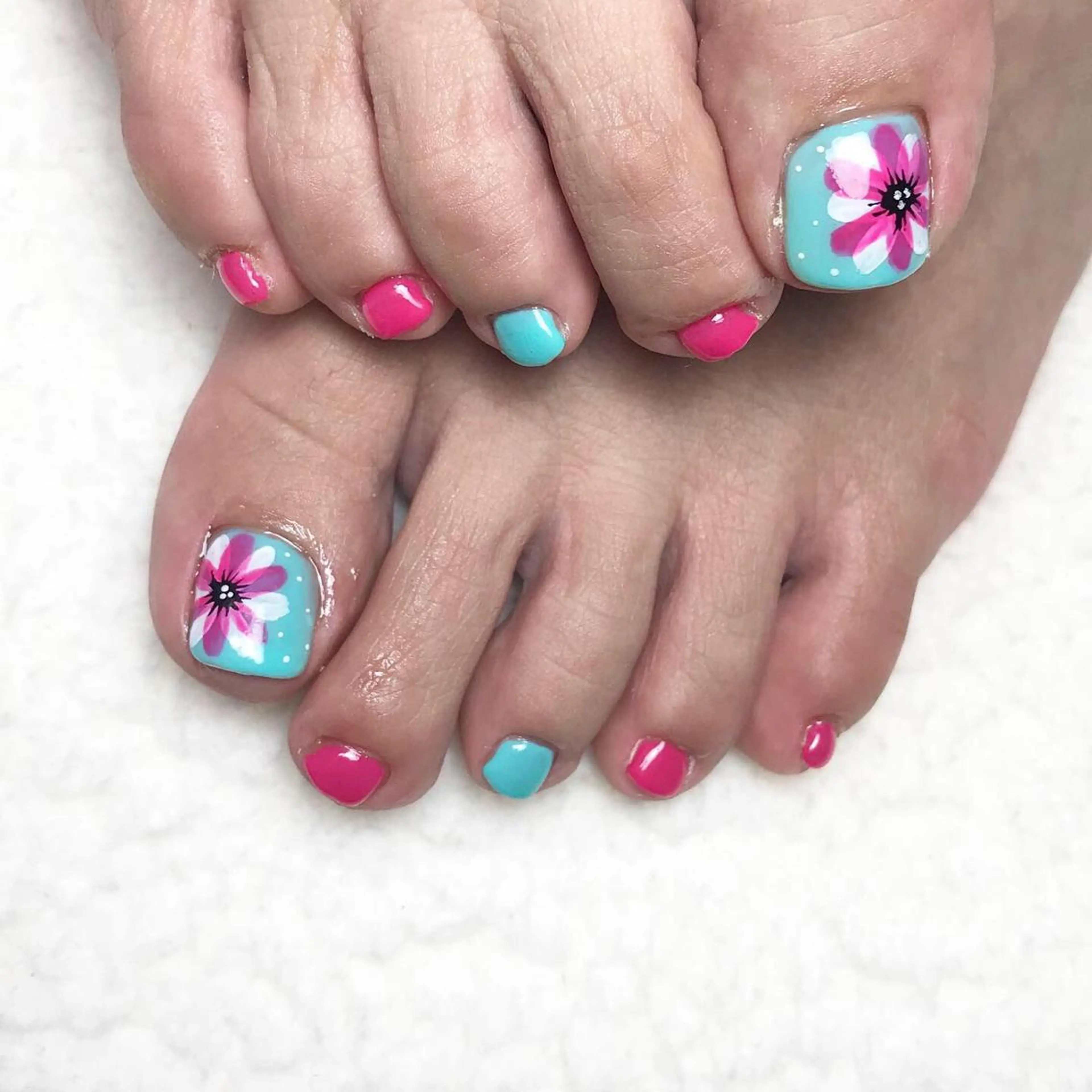 ネイル フットネイル フットネイル COCO +のエステ・リラクイメージ