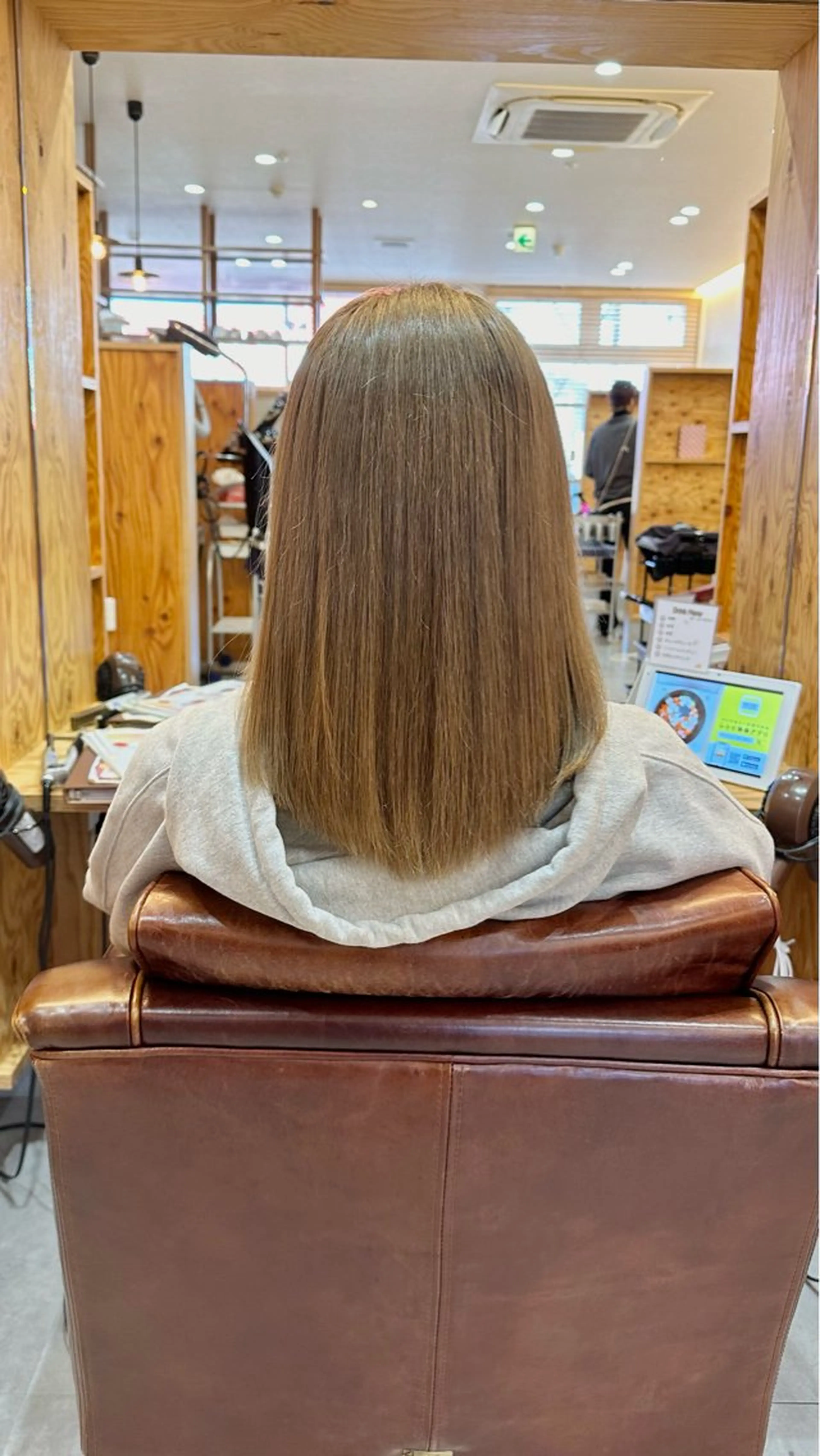 セミロング adorable 長谷川実夢のヘアスタイル