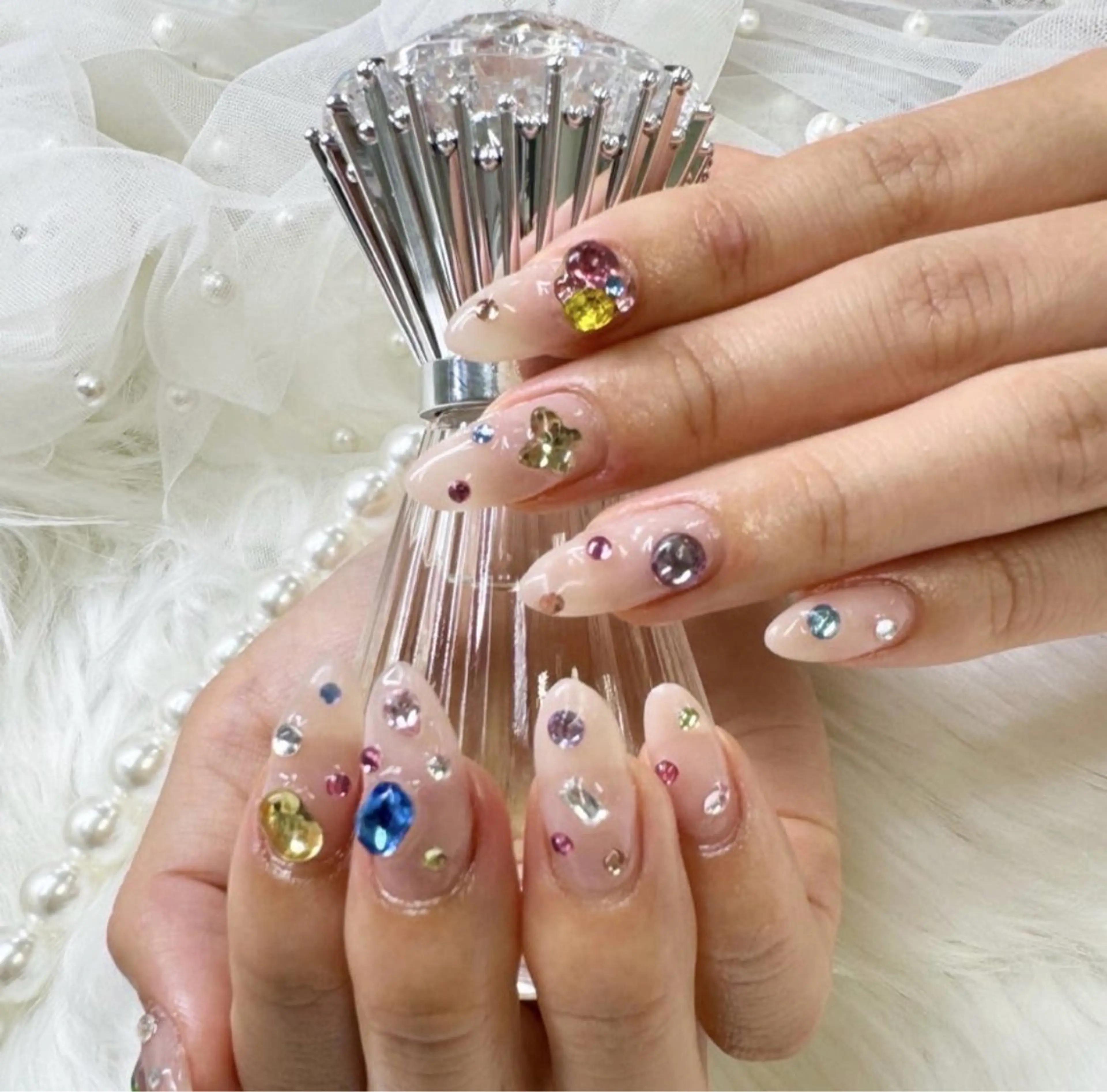 ネイル アートネイル ドット フレンチネイル ジェルネイル ガラスフレンチ ハンドネイル Queeens nailのネイルデザイン