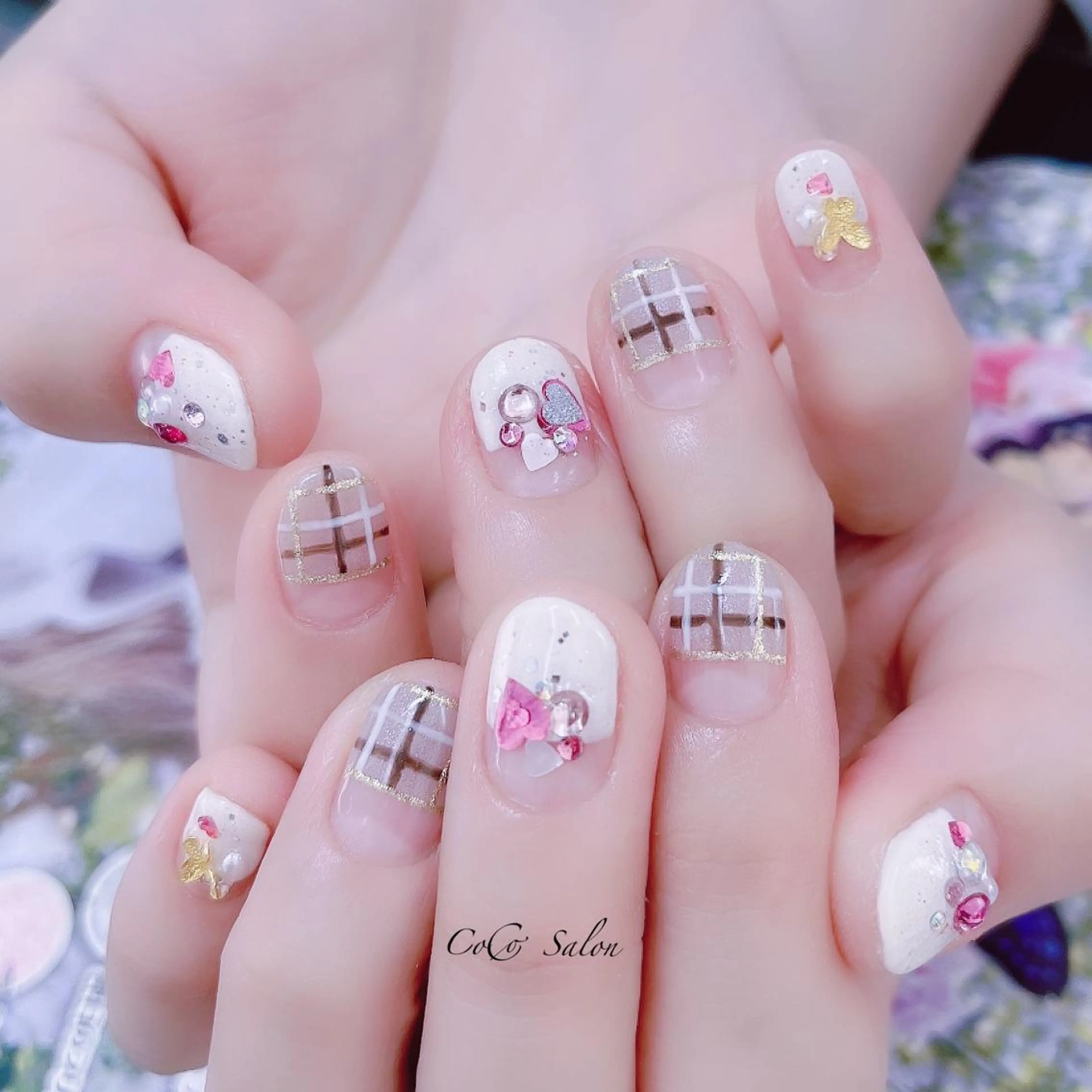 ネイル 長さ出し フレンチネイル ジェルネイル ハート ホログラムネイル CoCoSalon ネイル/まつ毛予約のネイルデザイン