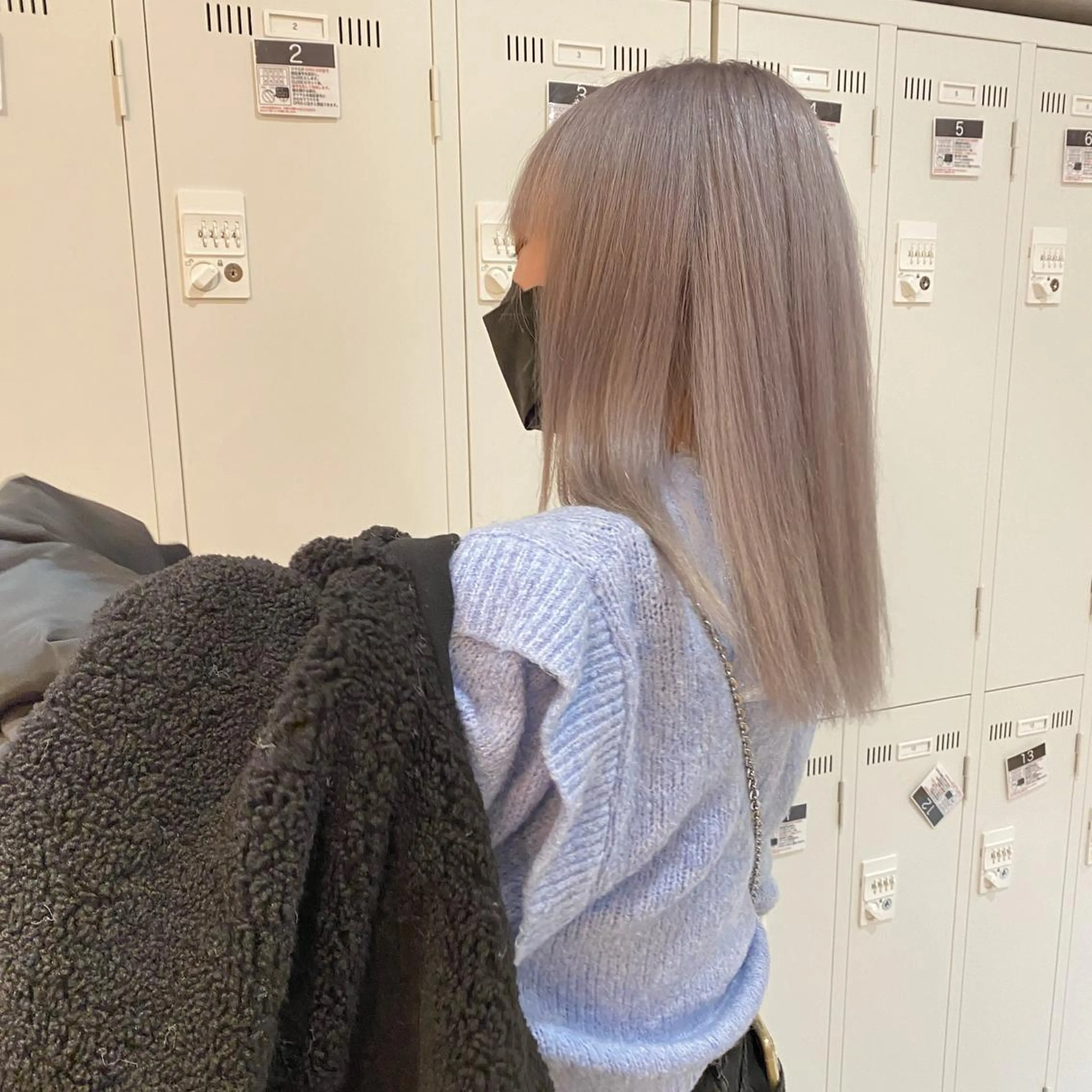 カラー シルバー Erina レイヤー/似合わせ♡のヘアスタイル