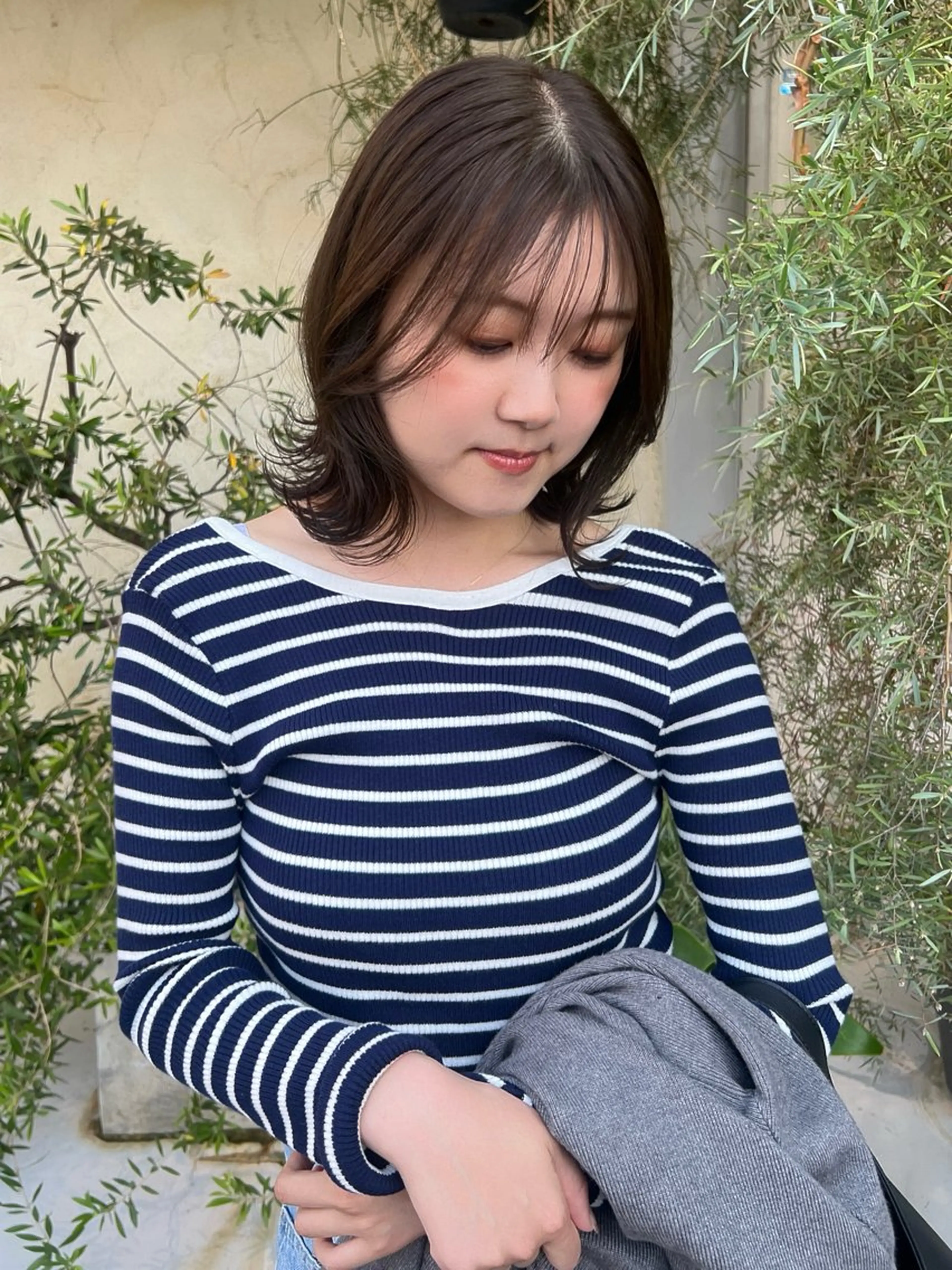 セミロング 和泉市フルール 古賀　薫のヘアスタイル