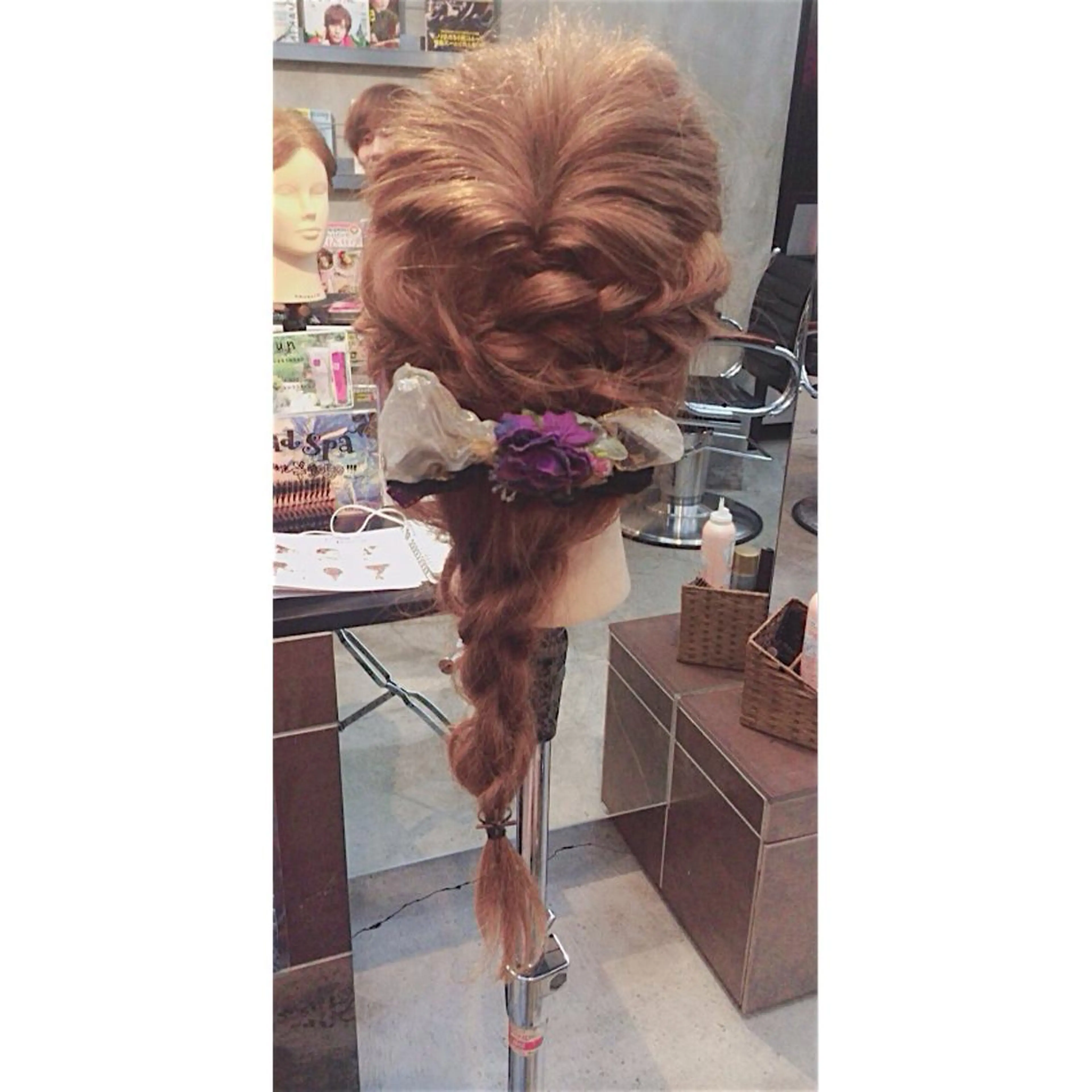 ヘアアレンジ 栗林 実莉のネイルデザイン