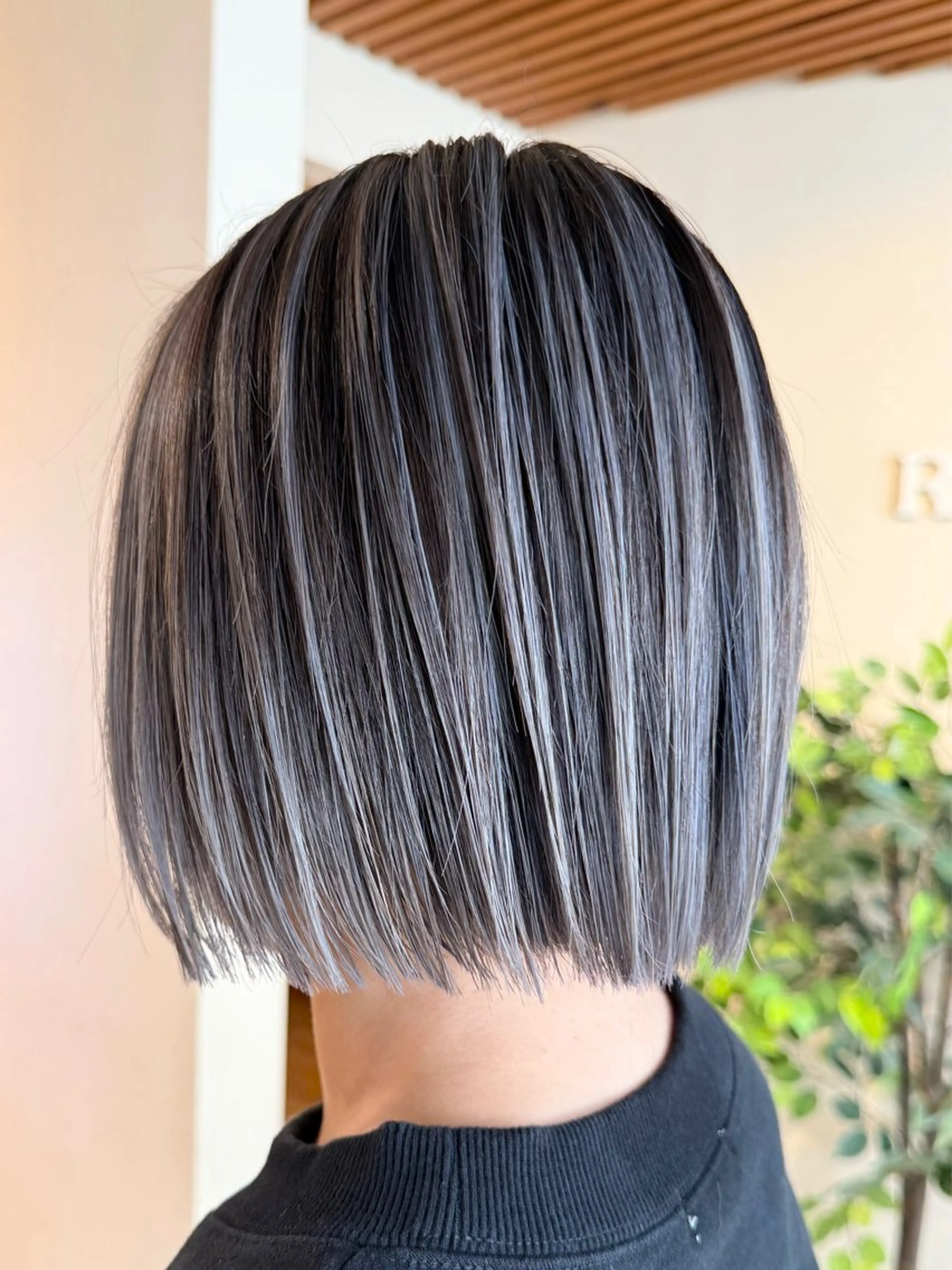 ミディアム カラー 白髪ぼかし バレイヤージュ志鎌のヘアスタイル