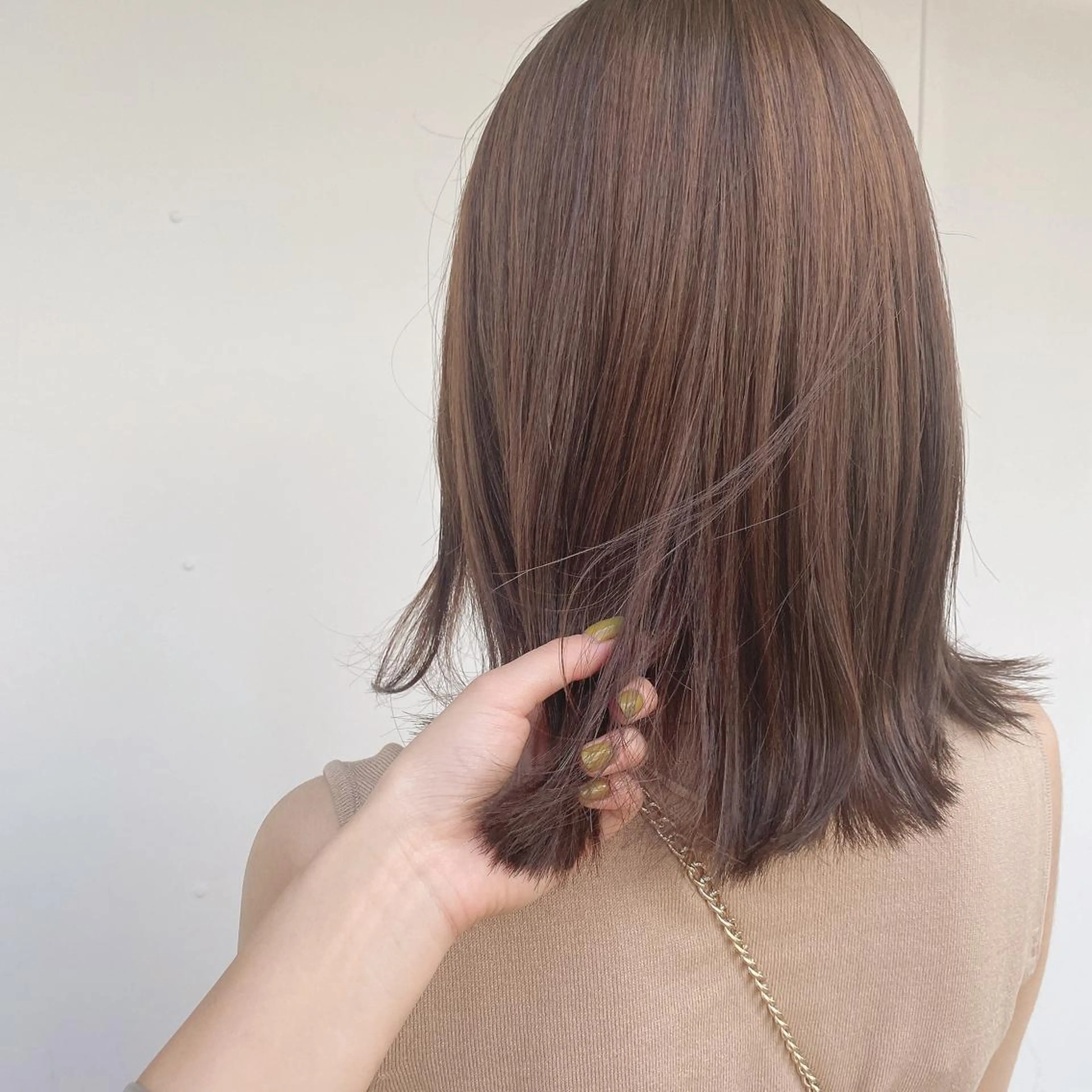 ミディアム カラー shiori ﾍﾞｰｼﾞｭｶﾗｰのヘアスタイル