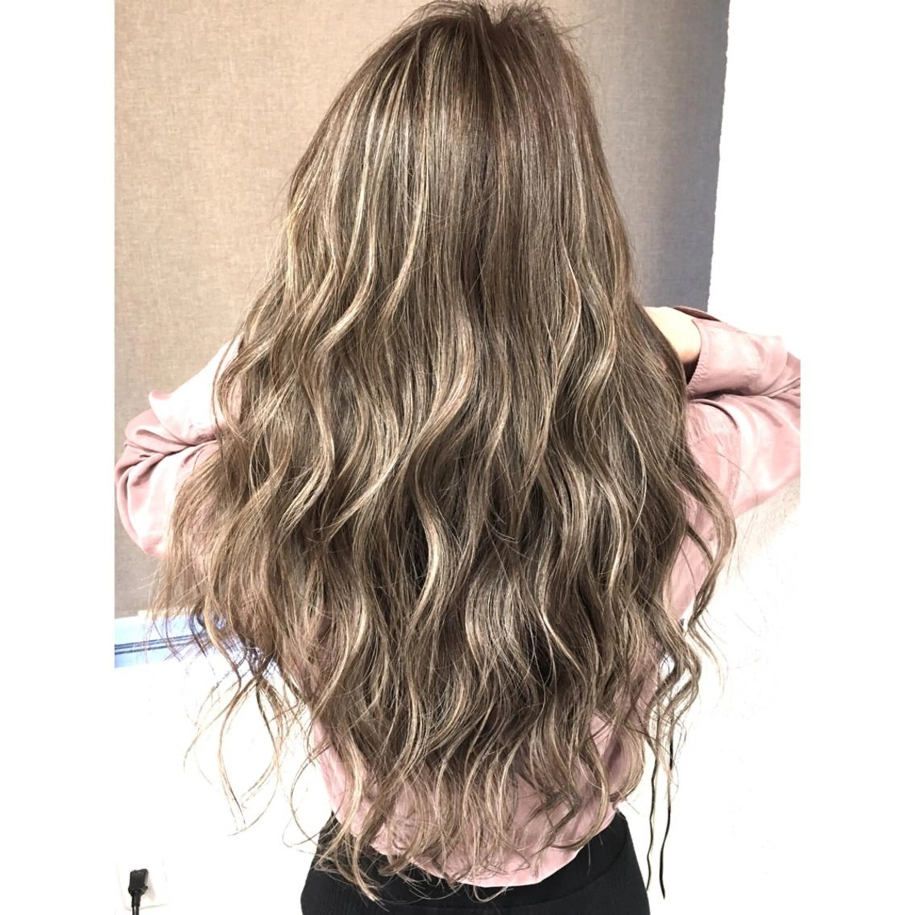 ロング カラー ネイル マツエク・マツパ ベージュカラー 井上 一平のヘアスタイル