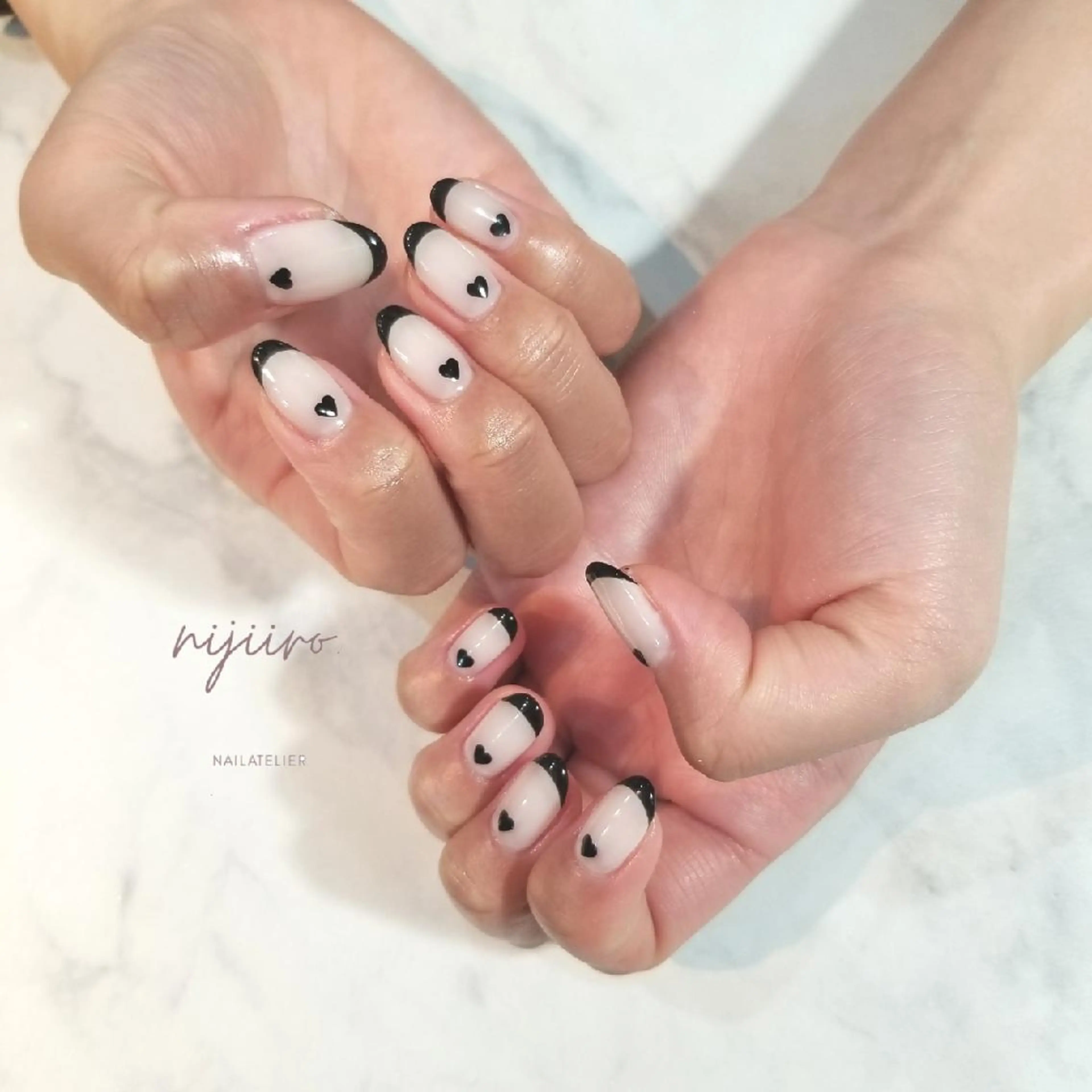 ネイル フレンチネイル ハート ハンドネイル nijiiro🌈 サトウのネイルデザイン