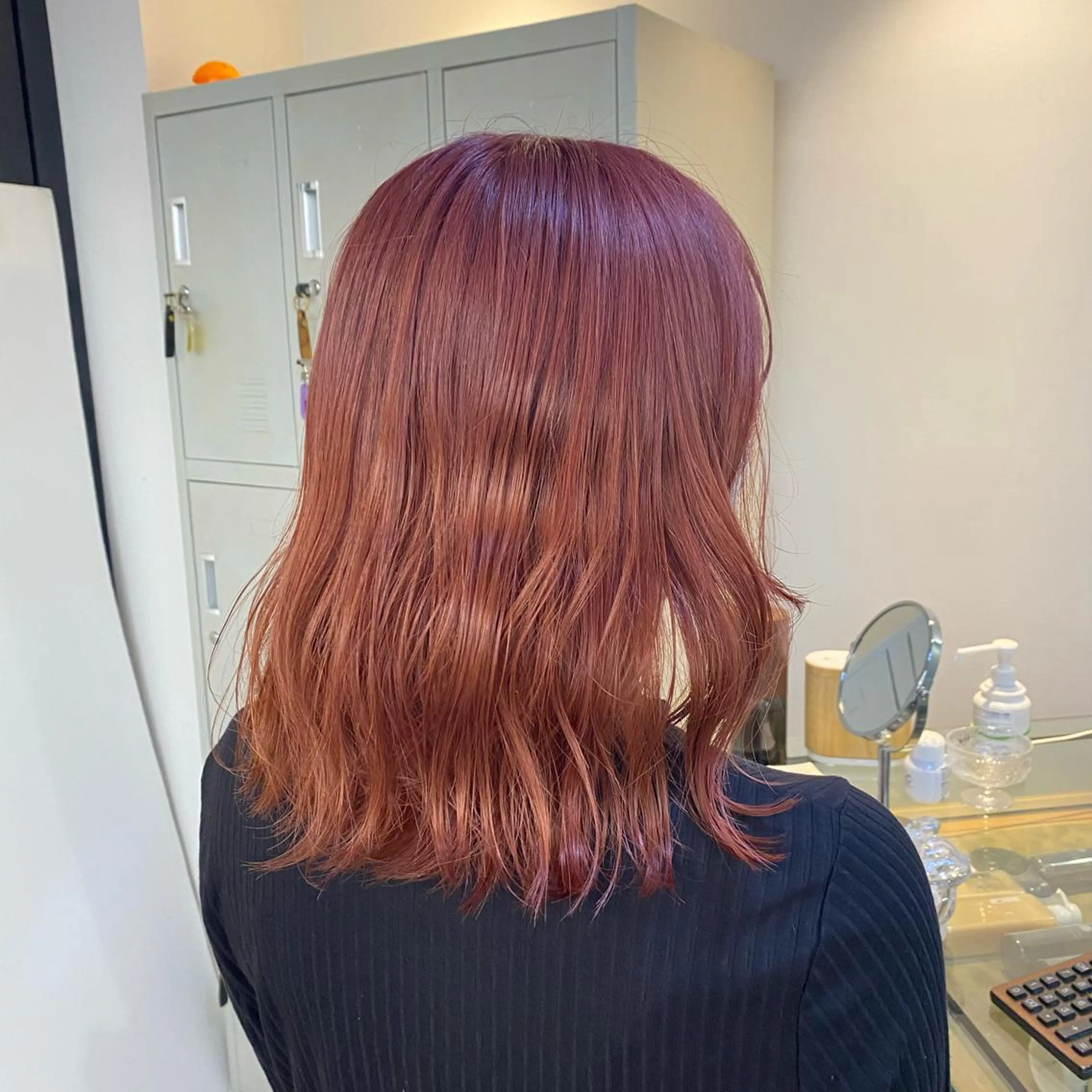 セミロング カラー パーマ ヘアアレンジ メンズ キッズ ネイル マツエク・マツパ アイブロウ 暖色系/透明感 治野心のヘアスタイル