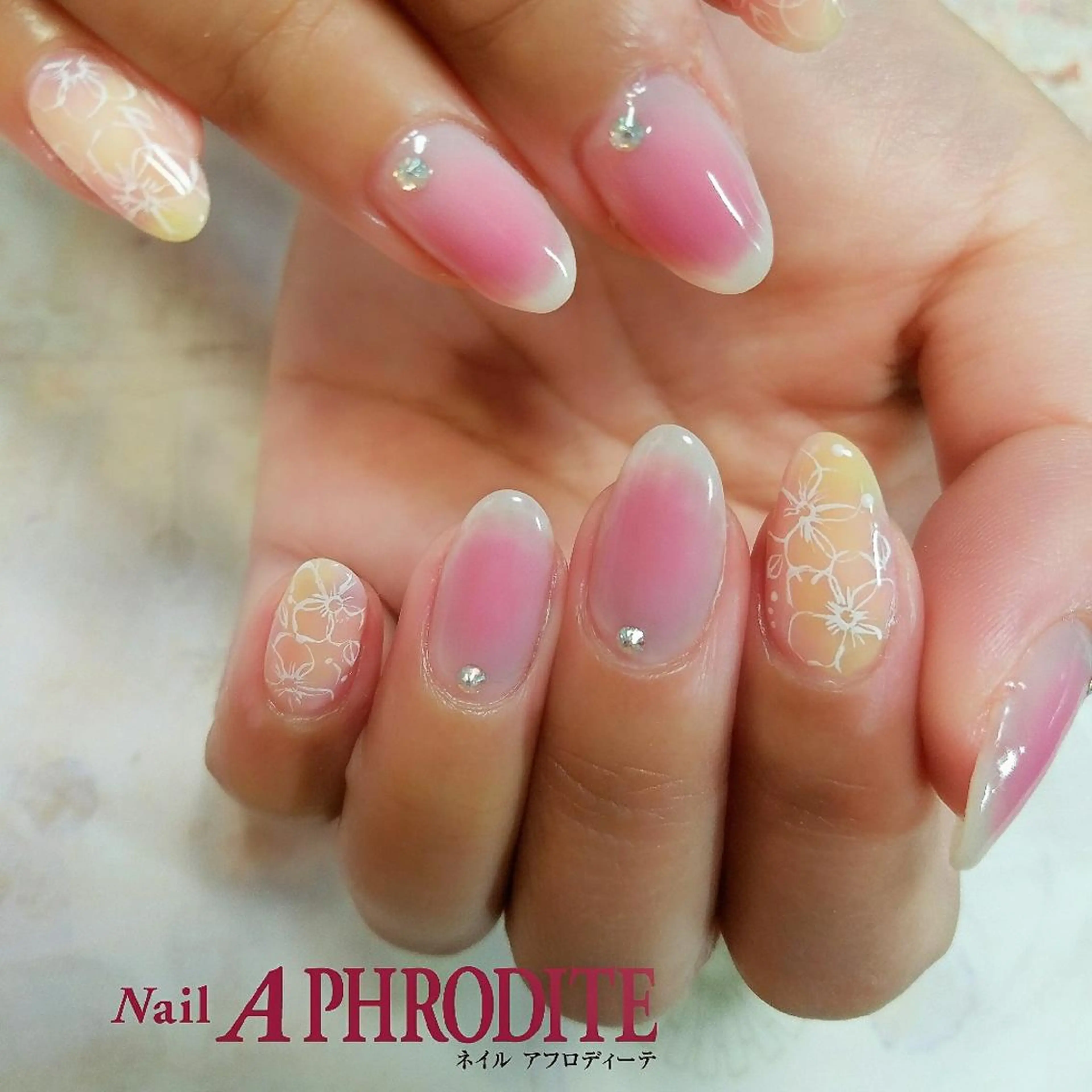 ネイル チークネイル Nail  Aphroditeのネイルデザイン