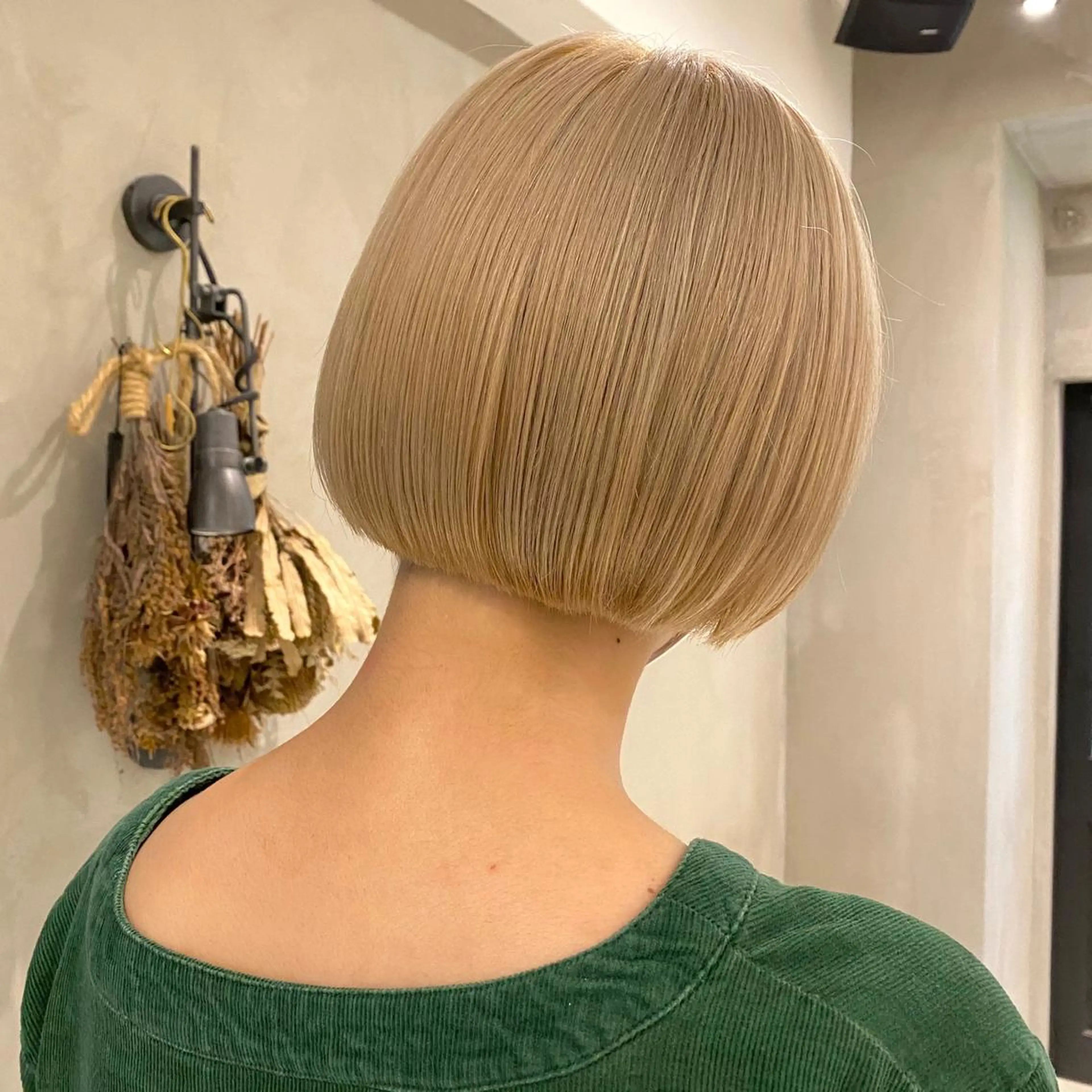 ショート カラー センターパート/ 暖色カラーayuのヘアスタイル