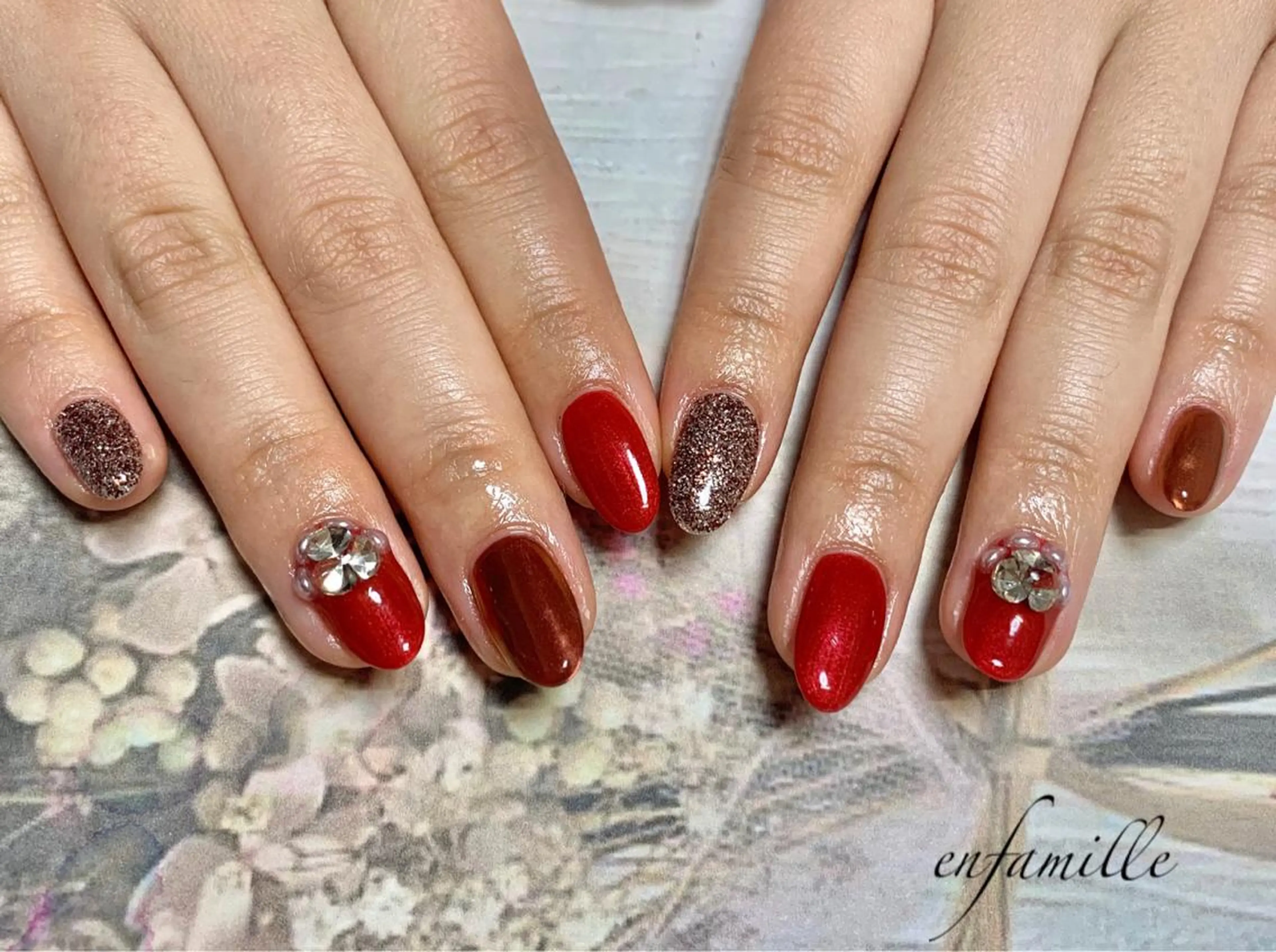 ネイル ストーンネイル ハンドネイル nail salon en familleのネイルデザイン