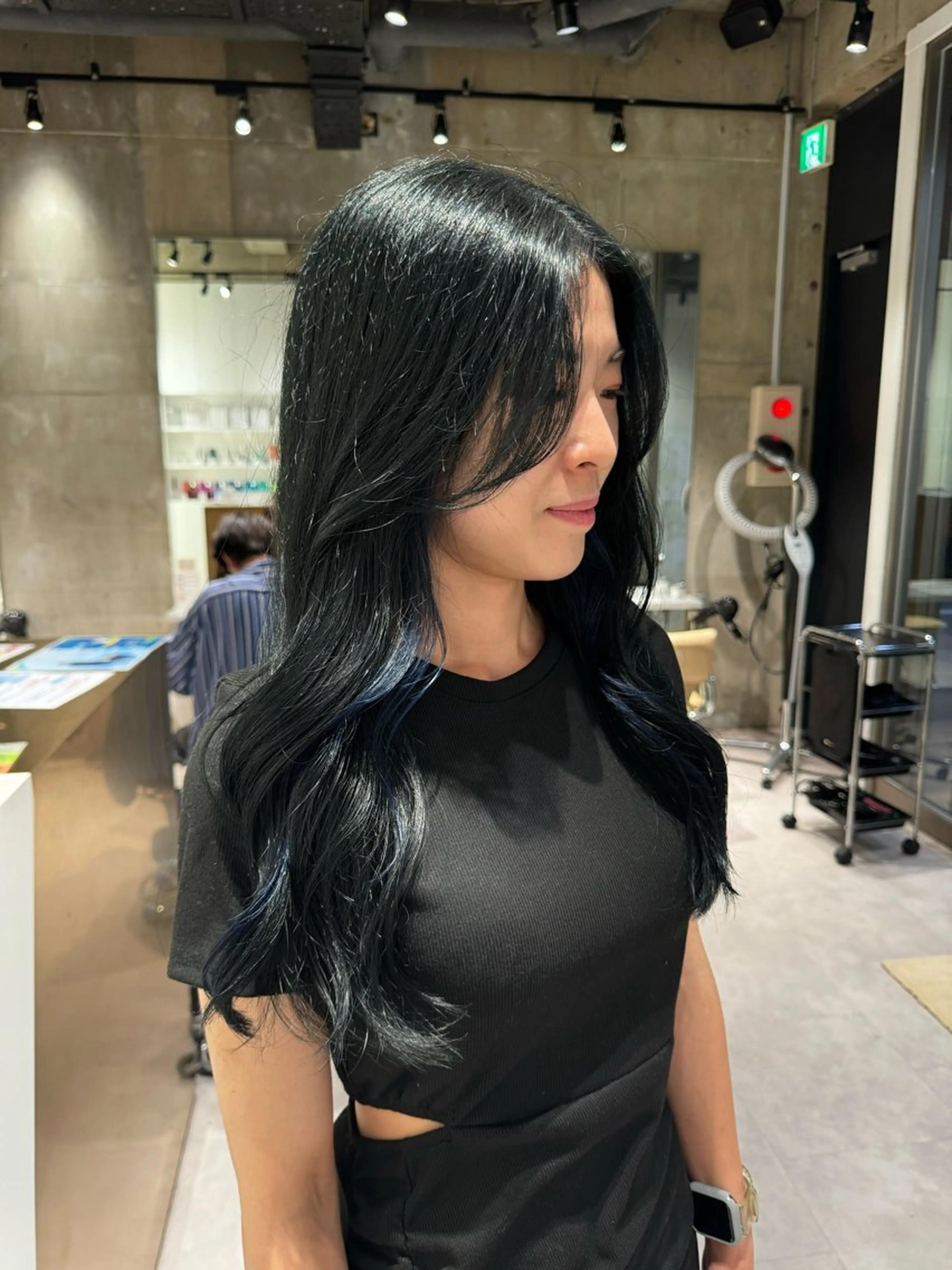 ロング カラー ブリーチ ブルーカラー ヘアカラー mina🪐立川駅/ 無料ショートカットのヘアスタイル