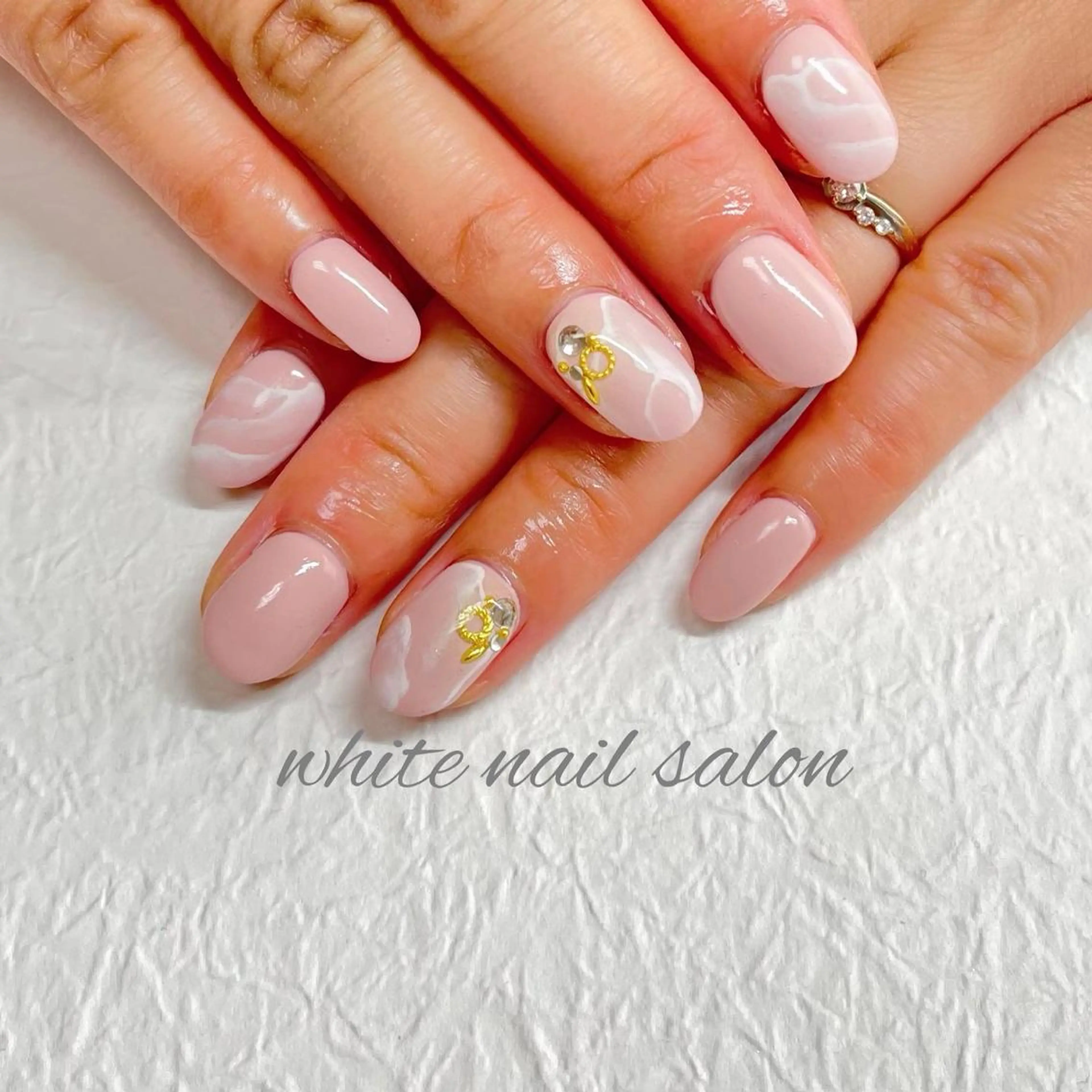 ネイル ジェルネイル ハードジェル ラメ(グリッター) 持ち込み ソフトジェル ハンドネイル white nail salonのネイルデザイン
