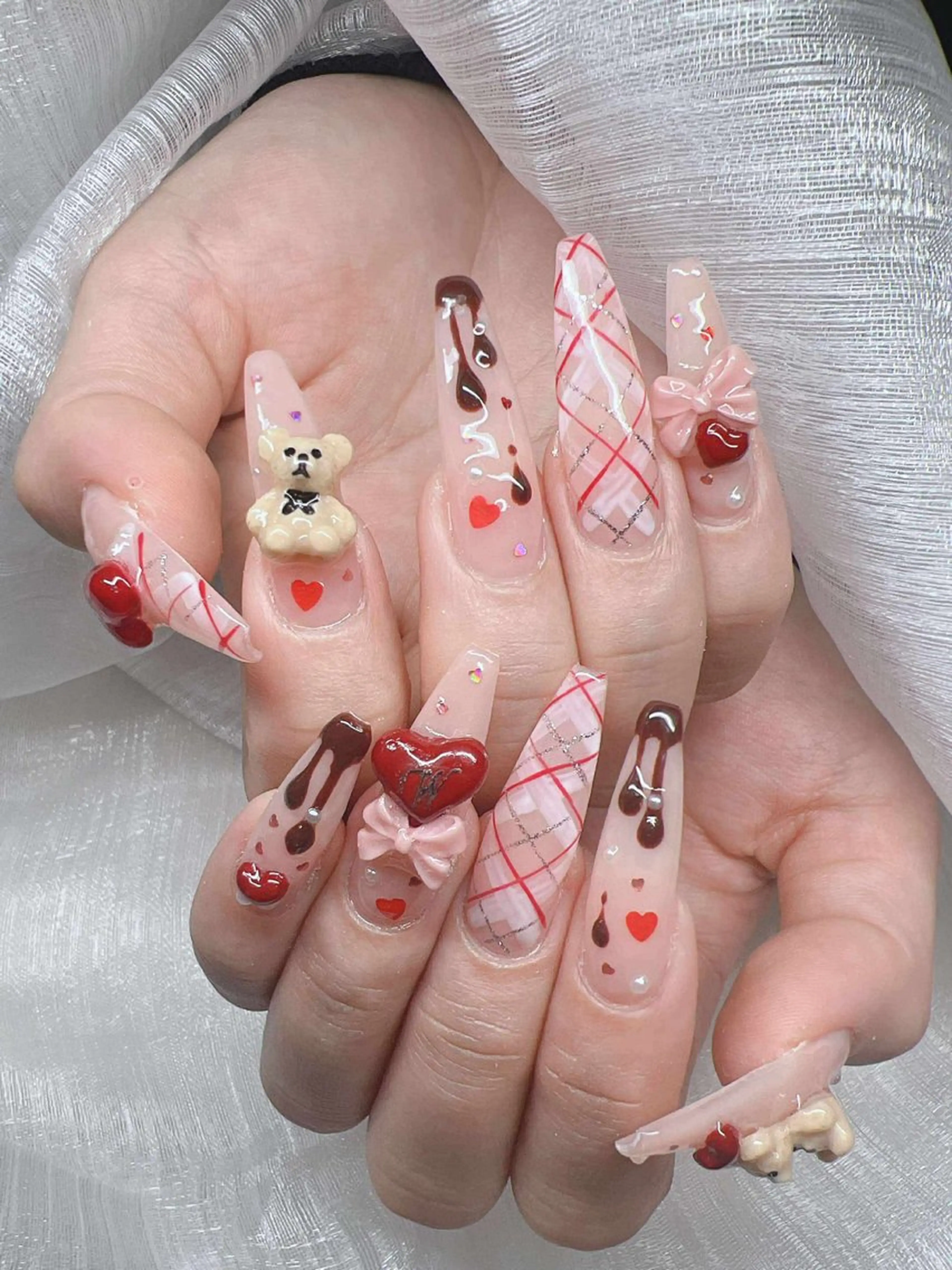 ネイル 長さ出し グラデーション 卒業式 キラキラネイル マグネットネイル ハンドネイル Lee Nailsのネイルデザイン