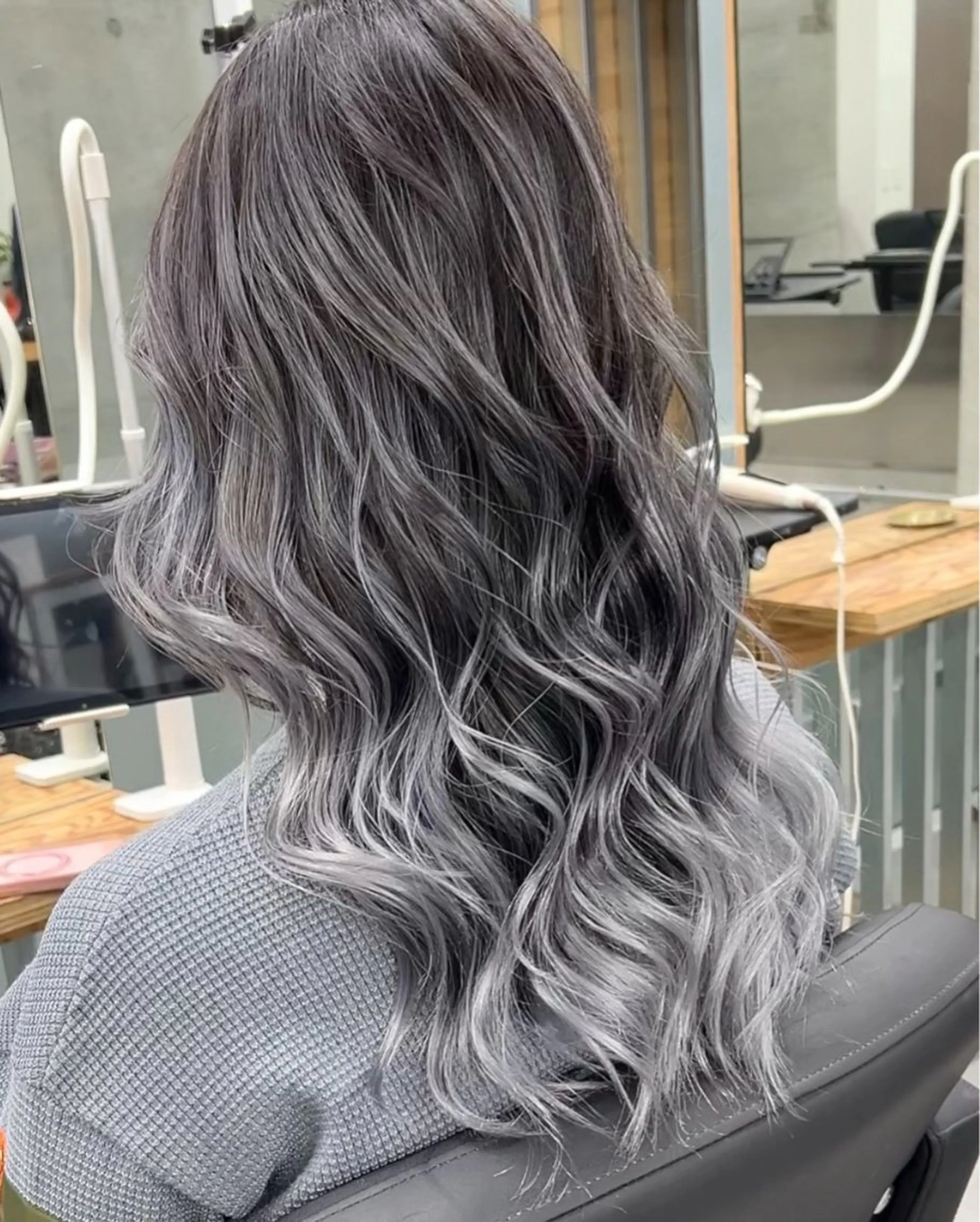 セミロング カラー バレイヤージュ レイヤーカット ヘアカラー トリートメント welring hair salonのヘアスタイル