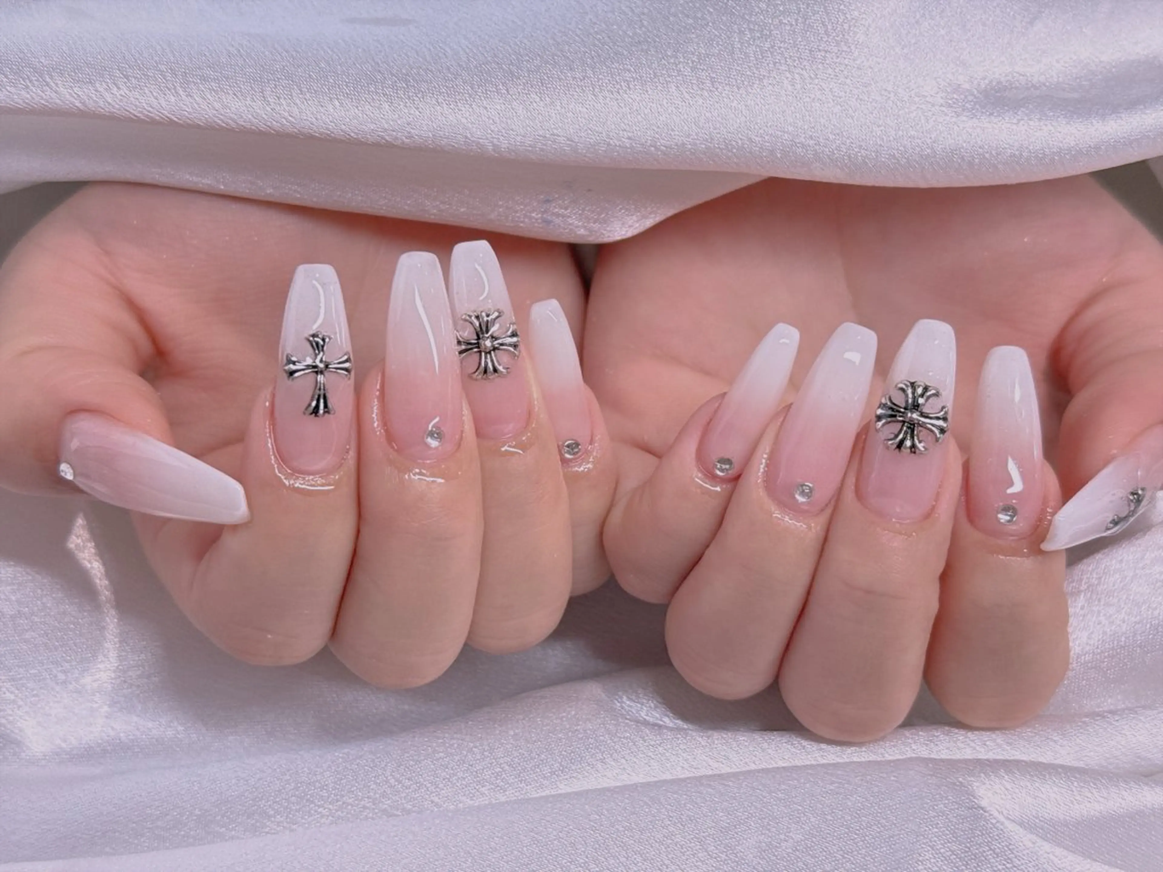 ネイル ストーンネイル ハンドネイル 長さだし専門店 M2　rikaのネイルデザイン