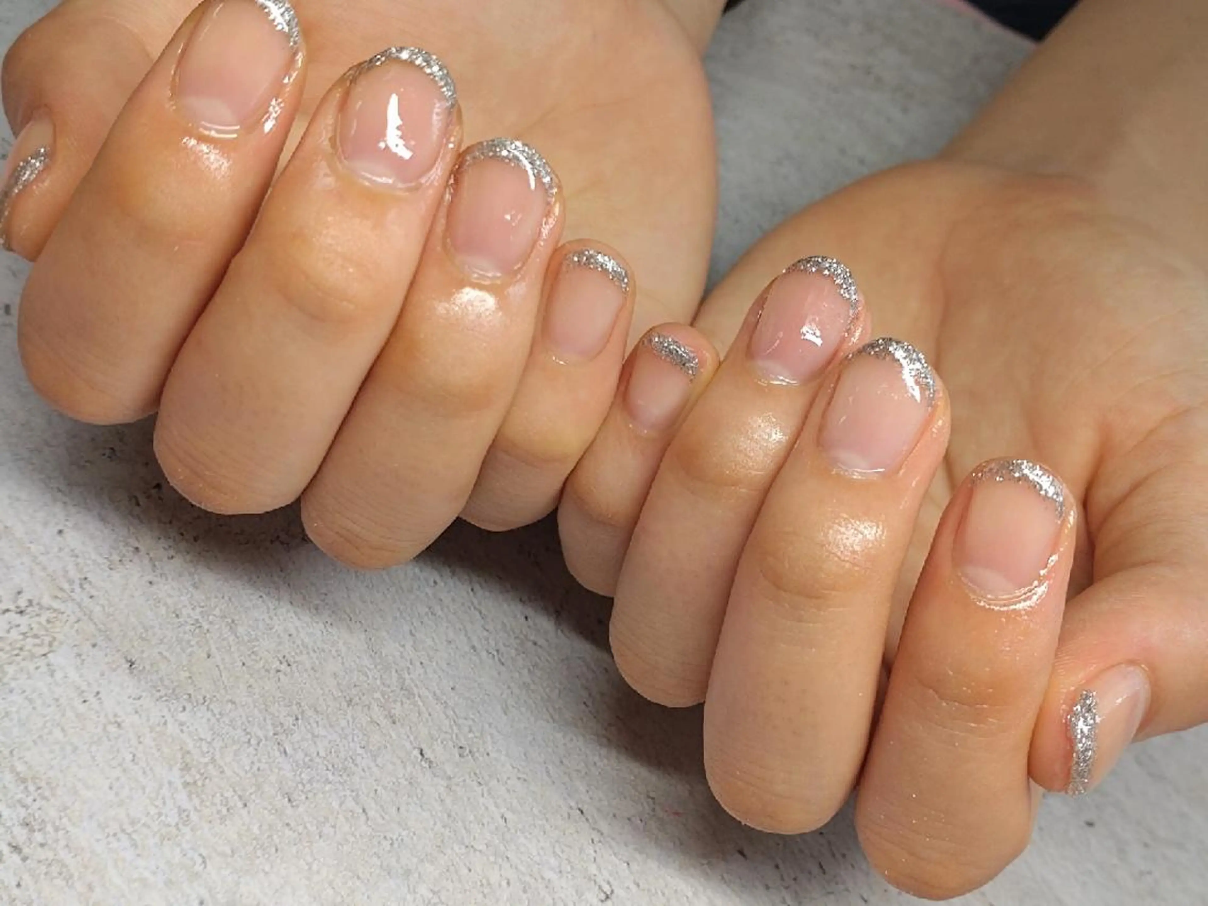 ネイル フレンチネイル ガラスフレンチ ラメ(グリッター) シンプルネイル Nail salon Yuliyのネイルデザイン