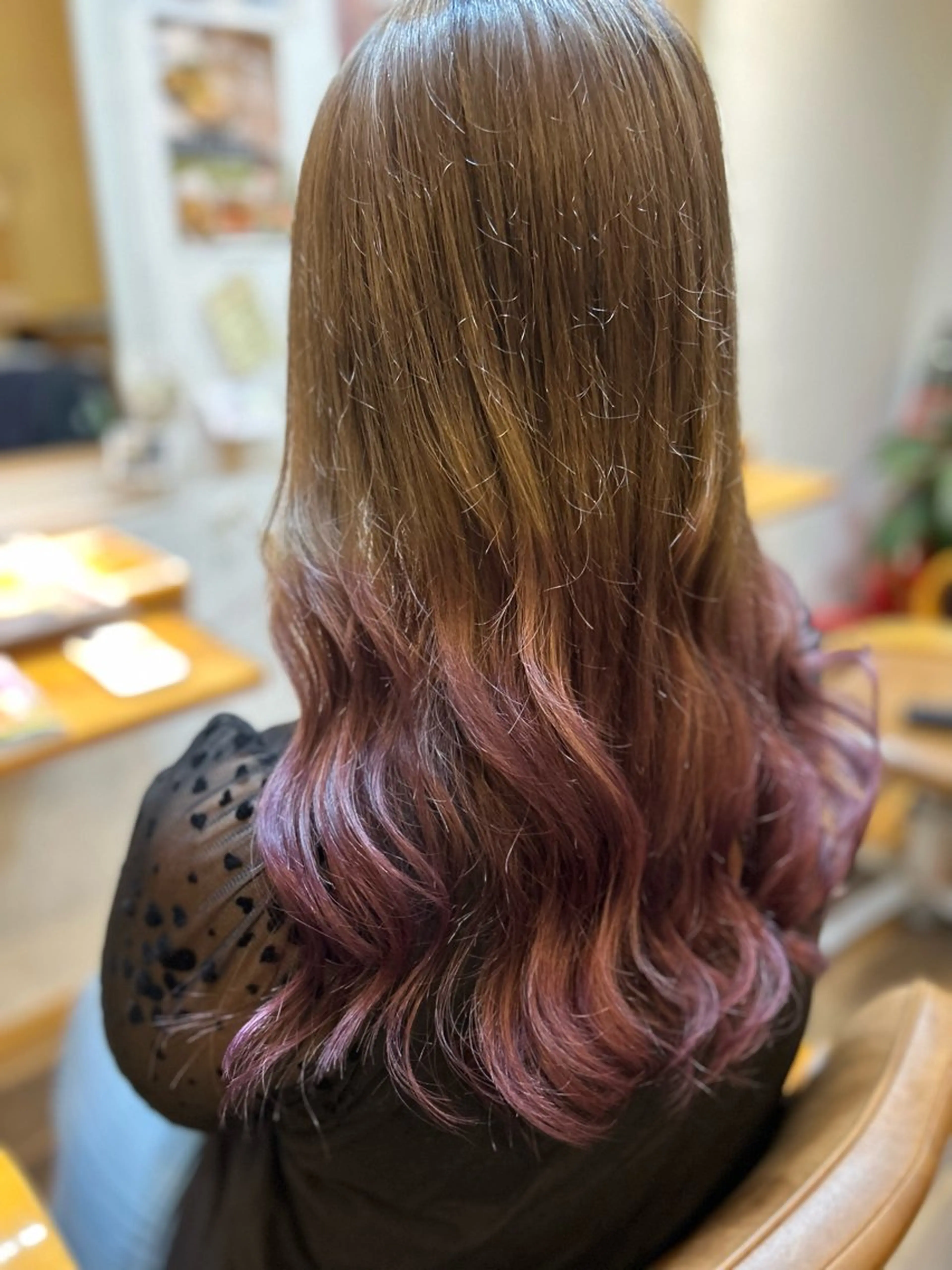 ロング カラー 石川 奈緒子のヘアスタイル