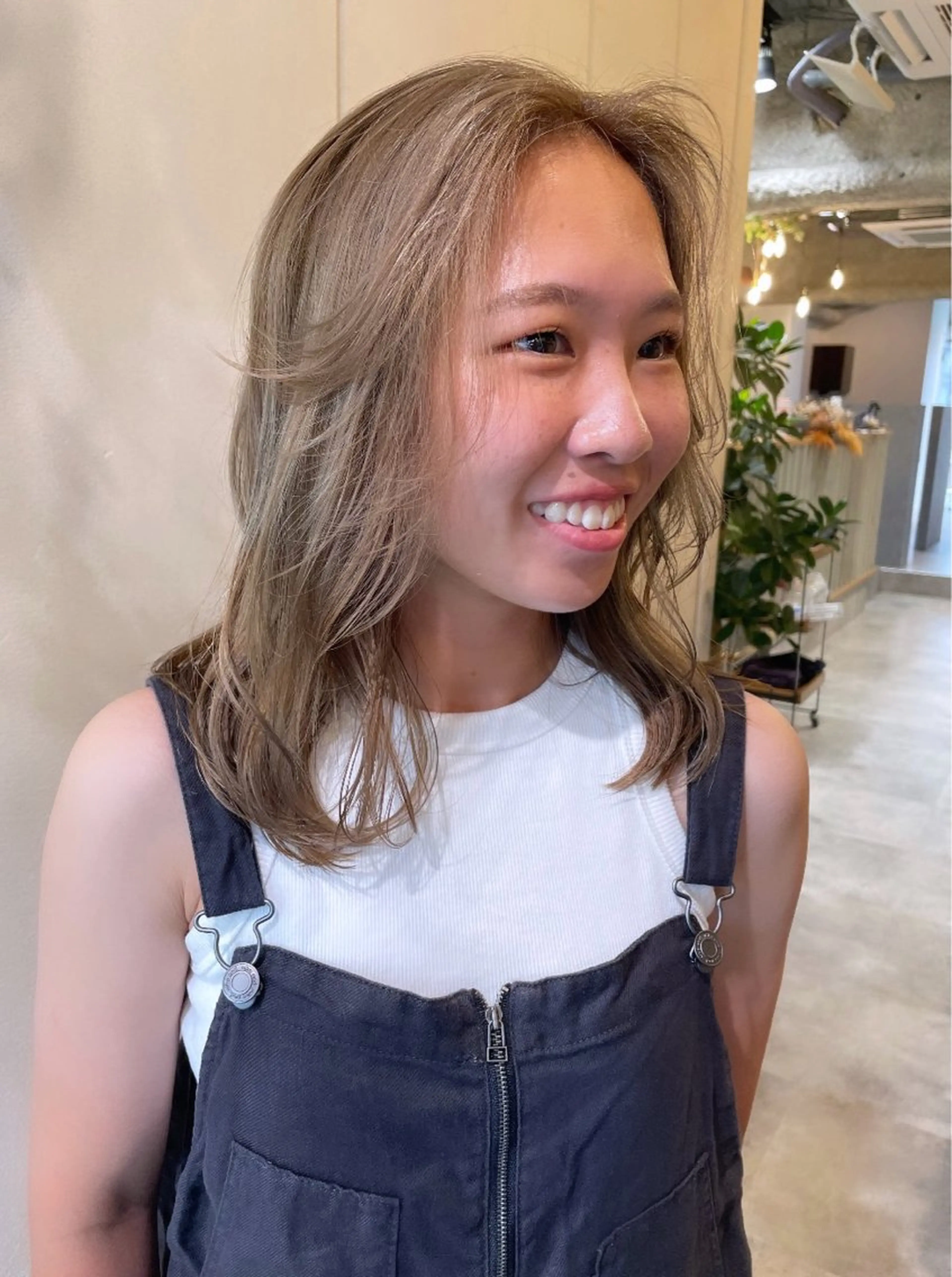 ミディアム カラー ブリーチ ハイトーンカラー カット ヘアカラー トリートメント 狩野 羅夢のヘアスタイル