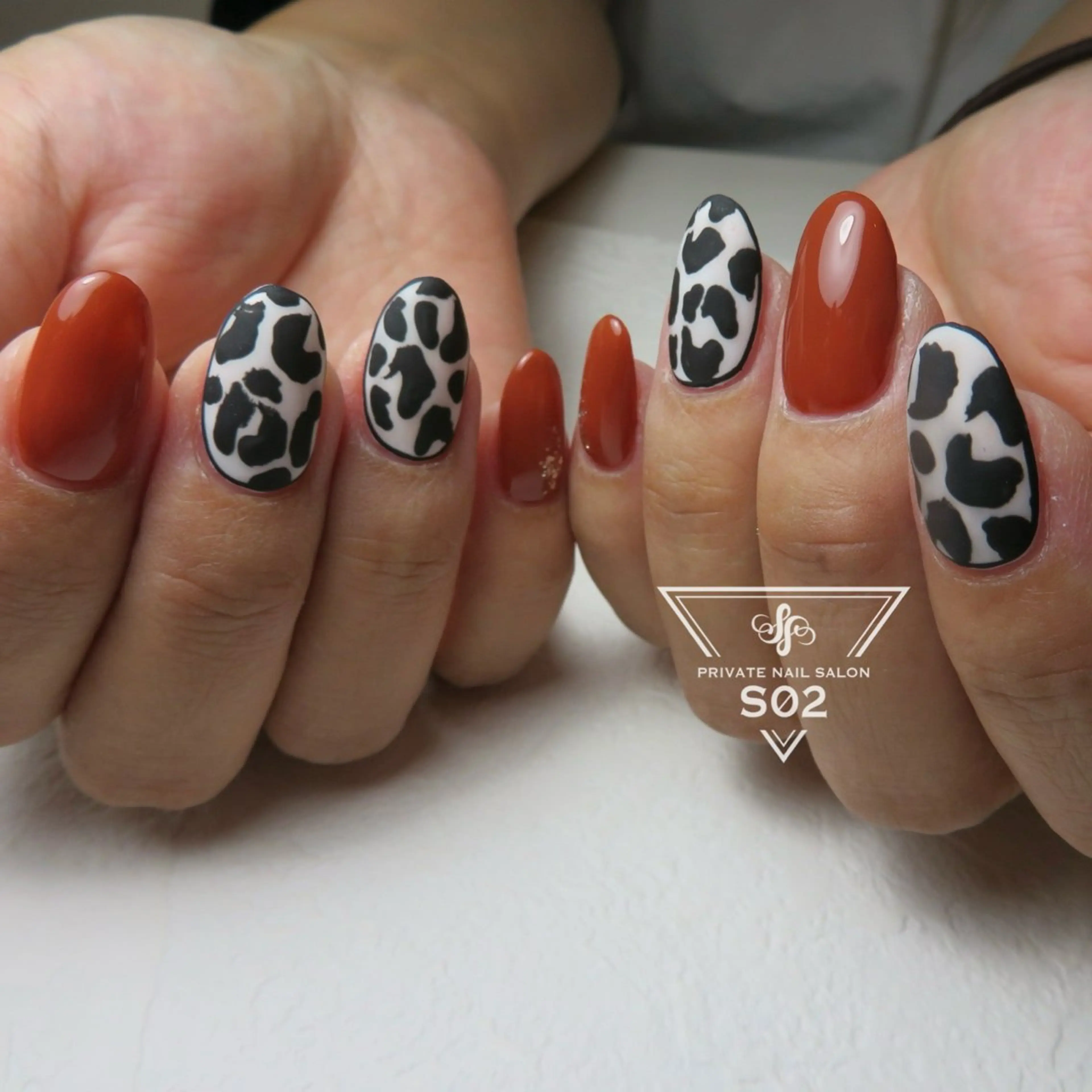 ネイル アニマル柄 S02 𝙲𝚑𝚒𝚎のネイルデザイン