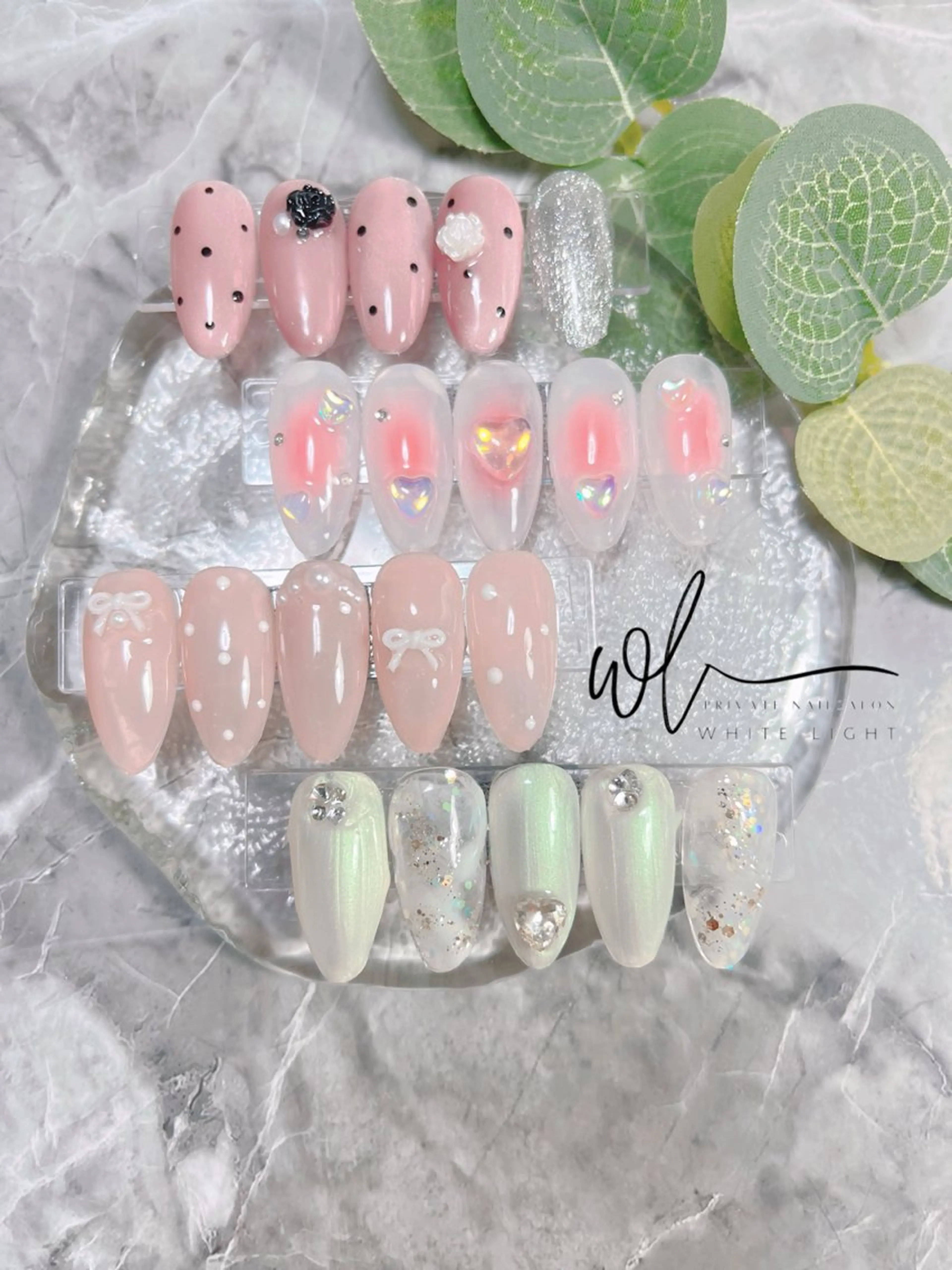 ネイル アートネイル ドット ガーリー ハート リボン プライベートサロン WhiteLightのネイルデザイン