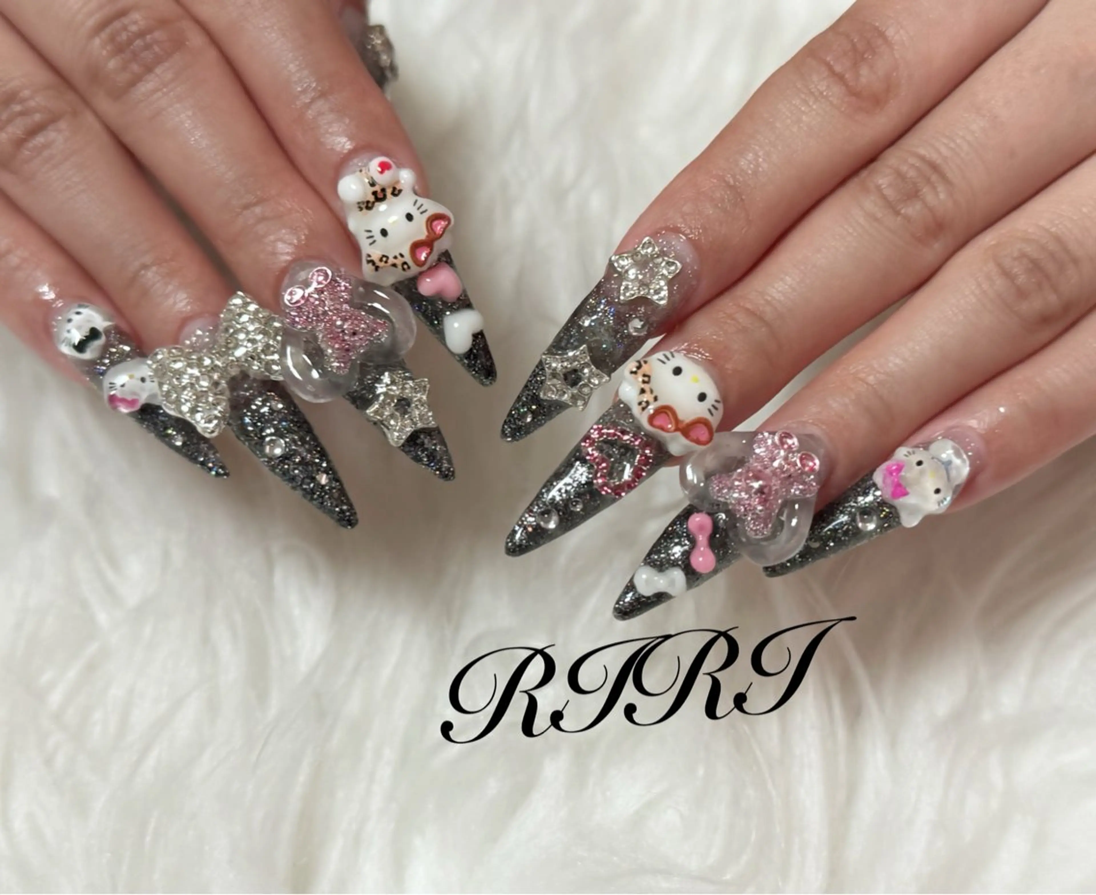 ネイル フラッシュネイル ジェルネイル ロングネイル スカルプネイル シンプルネイル ハンドネイル riri オーナーのネイルデザイン