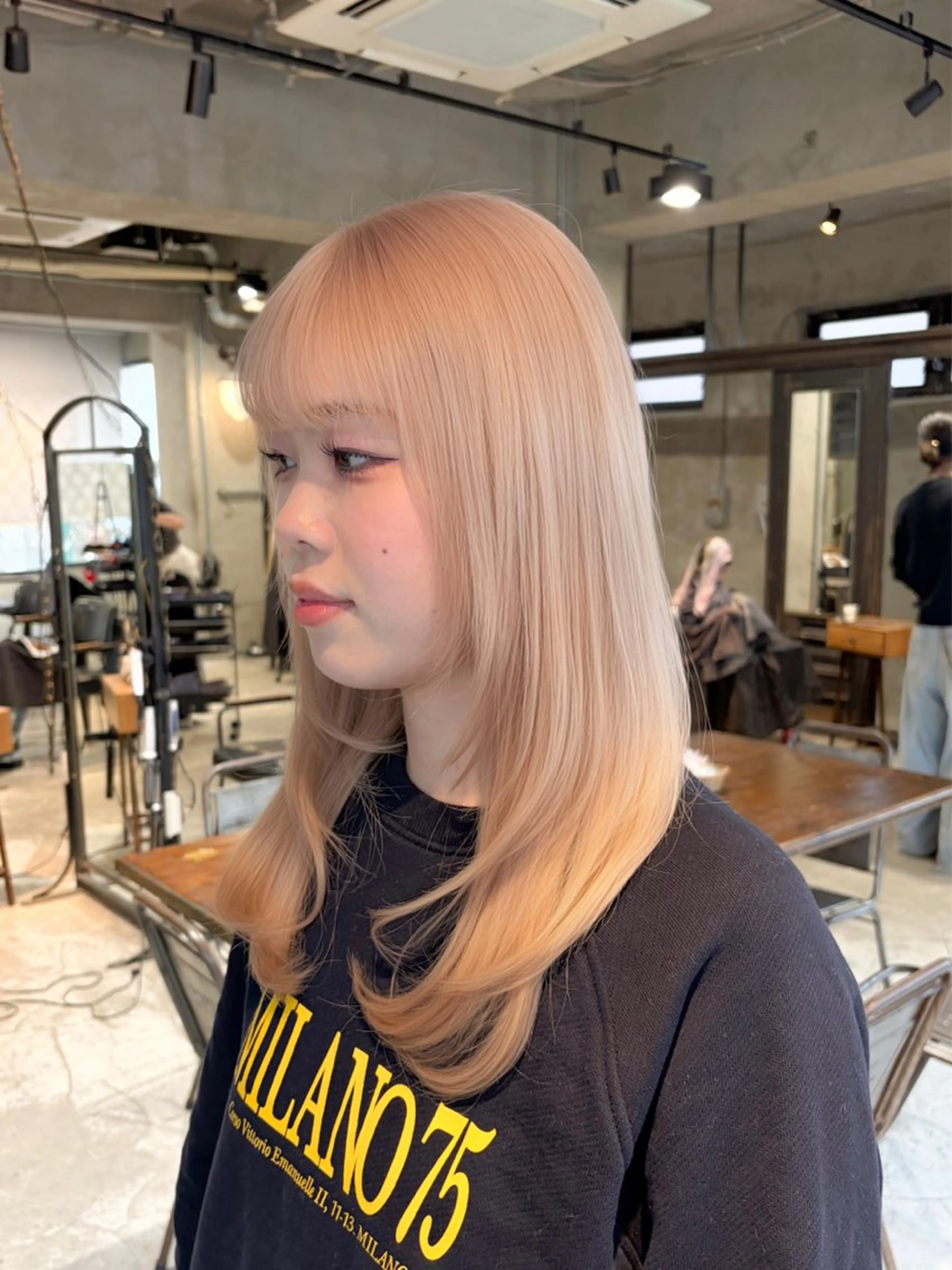 ロング カラー ベージュカラー ブロンド ハイトーンカラー ハイトーンベージュ ミルクティーベージュ ヘアカラー トリートメント ヘアセット 似合わせベージュ 🍯ayumi🍯のヘアスタイル