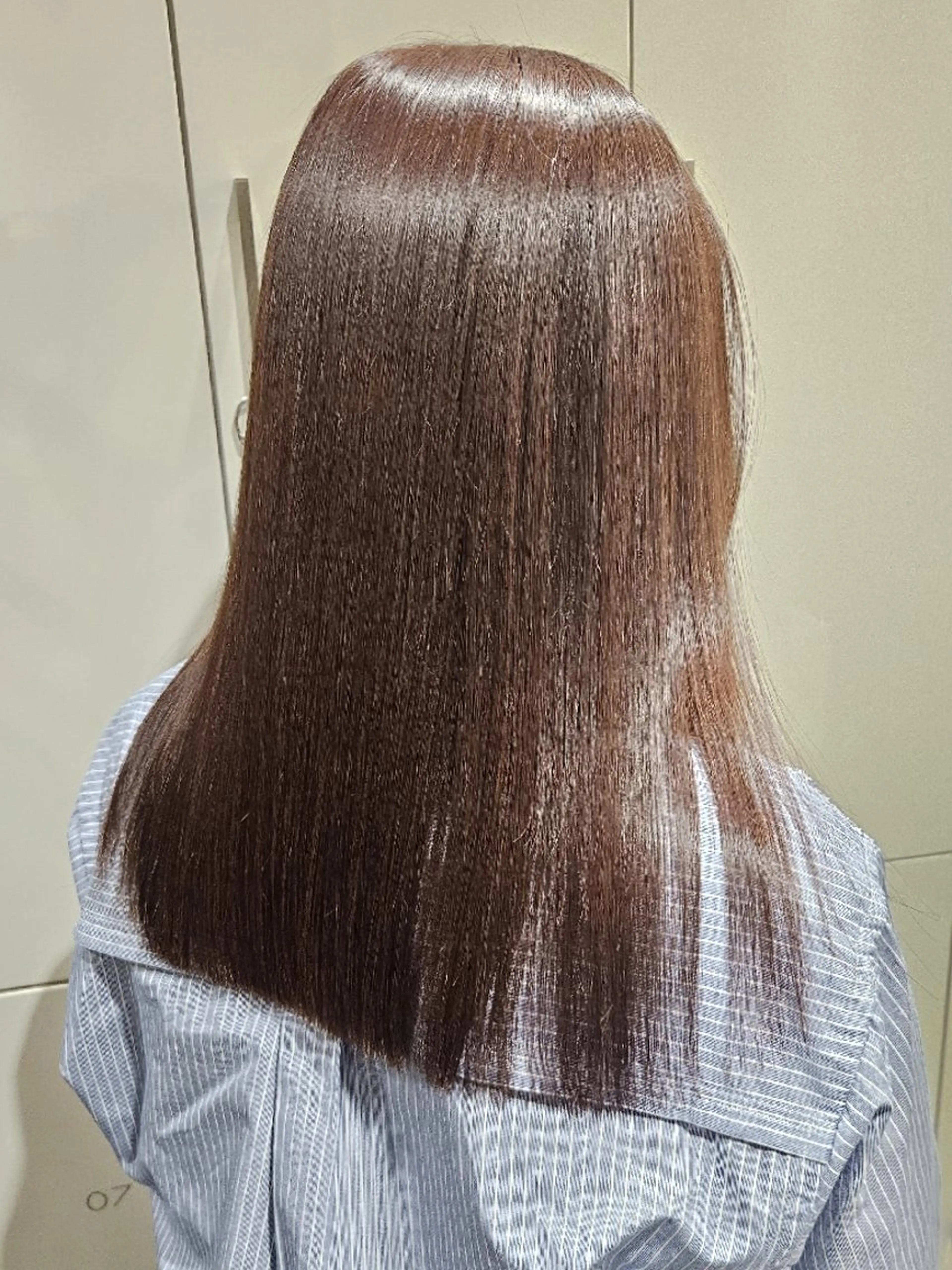 カラー 宮本 愛梨のヘアスタイル