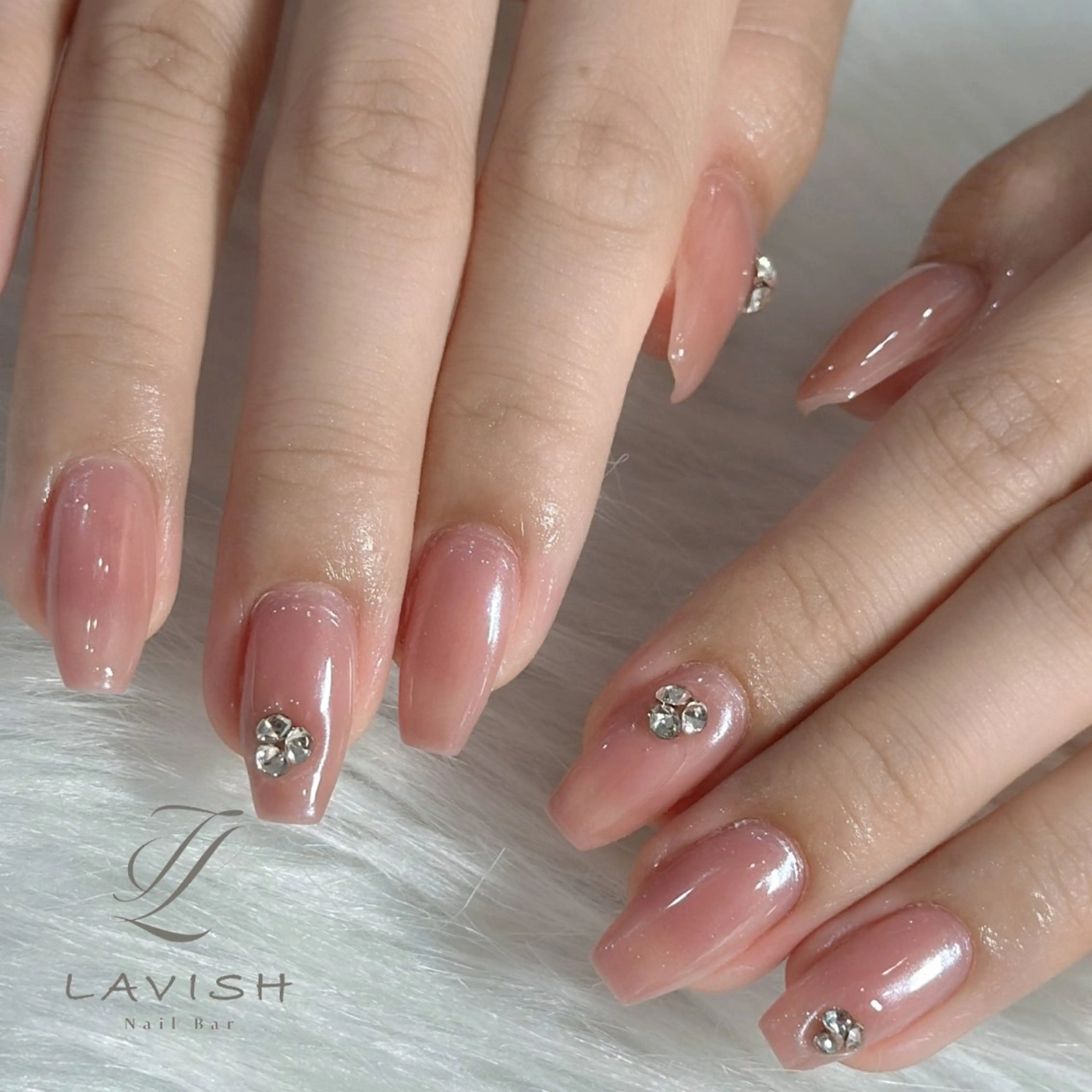 ネイル ハンドネイル フットネイル LAVISH nanamiのネイルデザイン