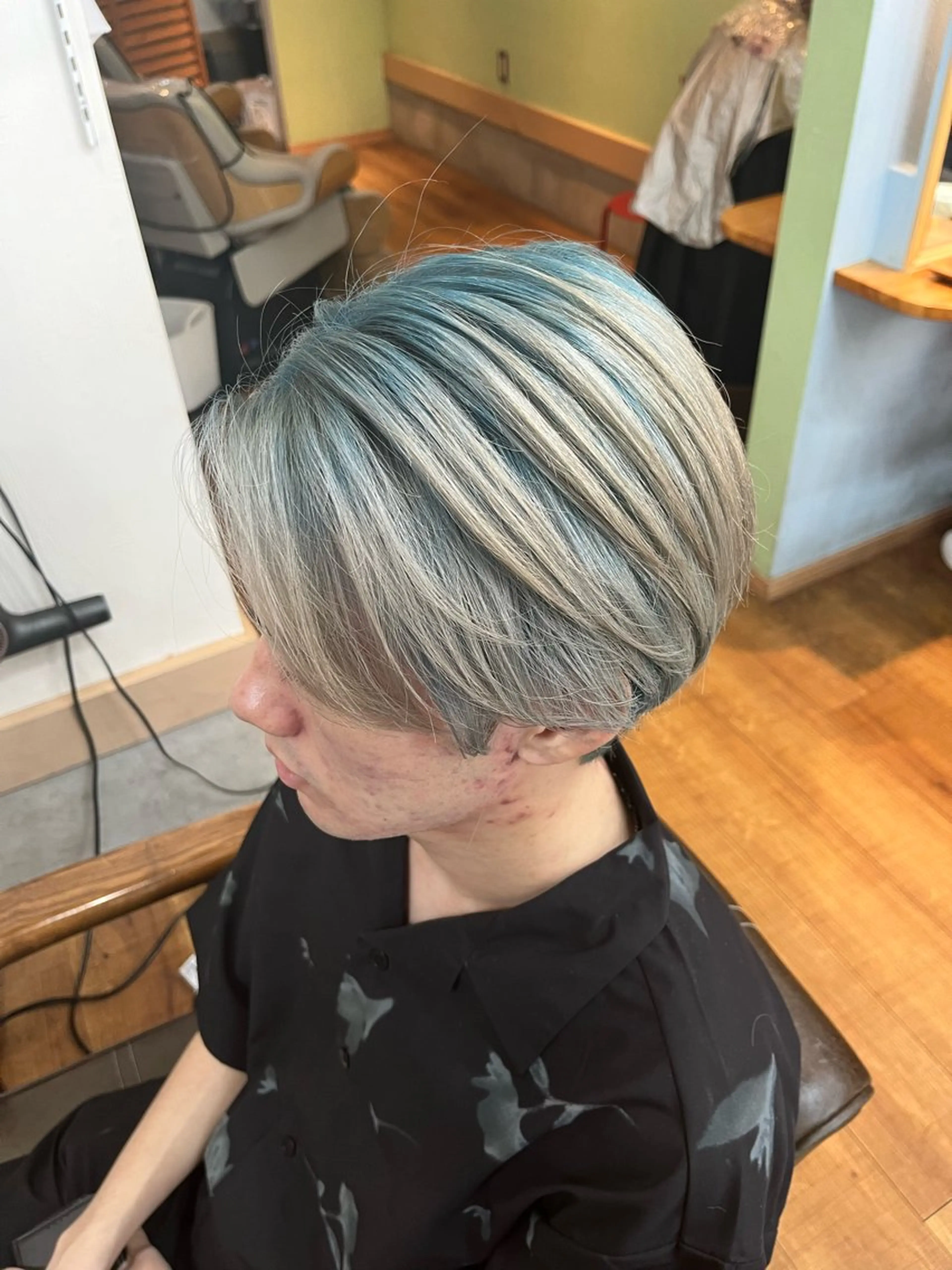 セミロング カラー メンズ メンズインナーカラー ダブルカラー インナーカラー 髪質改善 ヘアカラー トリートメント 🫧ハイトーン/ ブリーチ🫧白石航汰のヘアスタイル