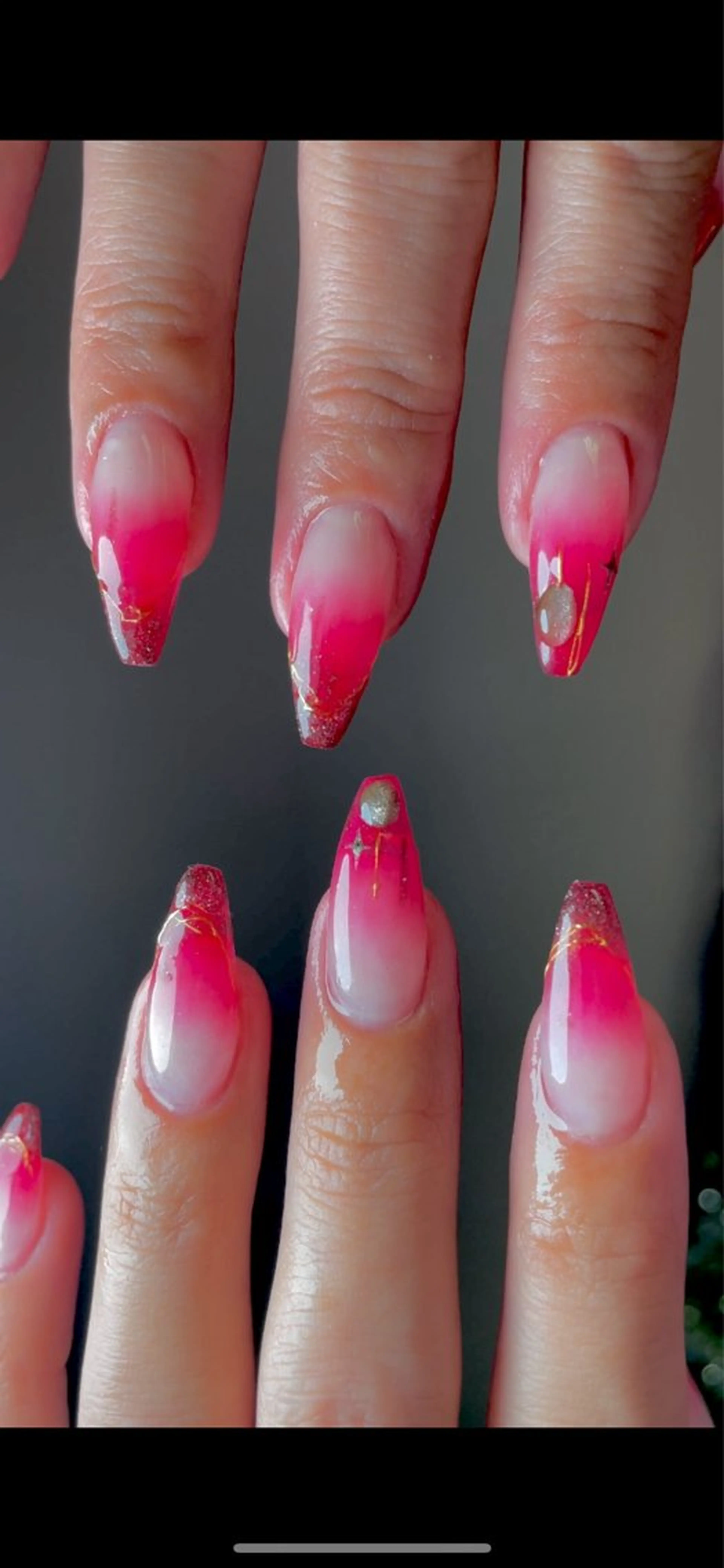 ネイル フレンチネイル ガラスフレンチ グラデーション 赤色 冬ネイル nail salon王妃の園所属・王妃の園 ohinosonoのネイルデザイン