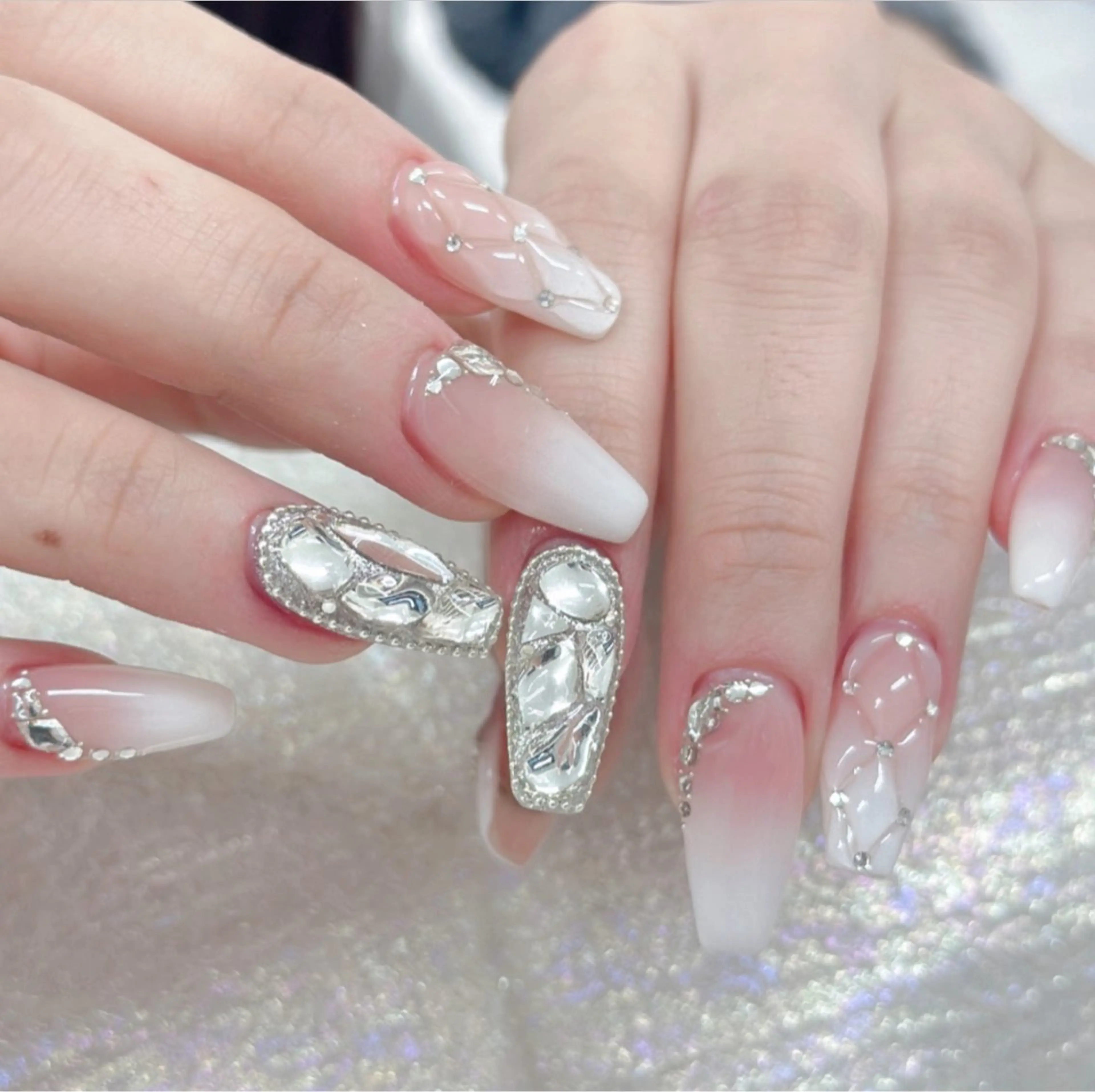 ネイル HIN NAILのネイルデザイン