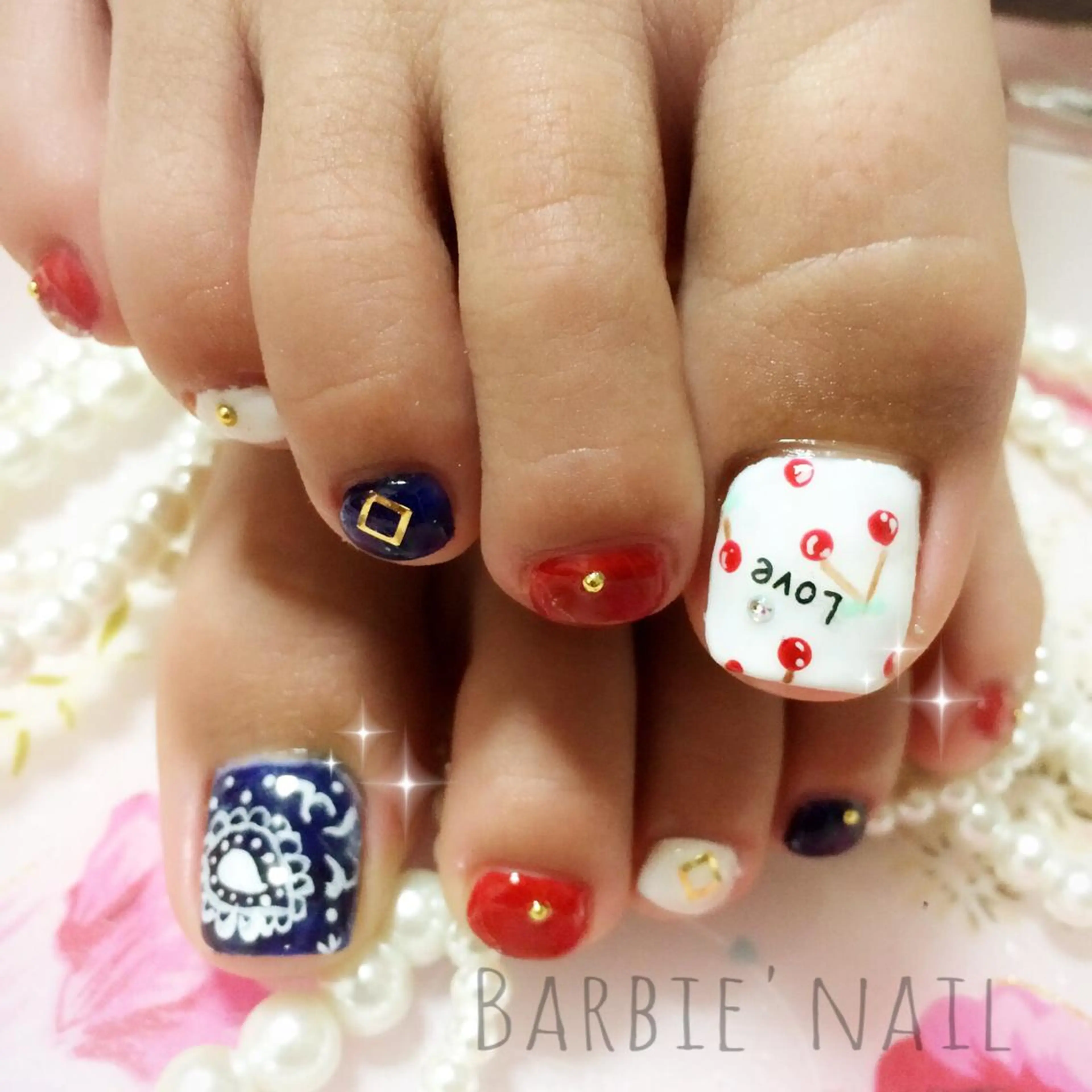 ネイル フットネイル ネイビー 赤色 ホワイト 27salon yuinaのネイルデザイン