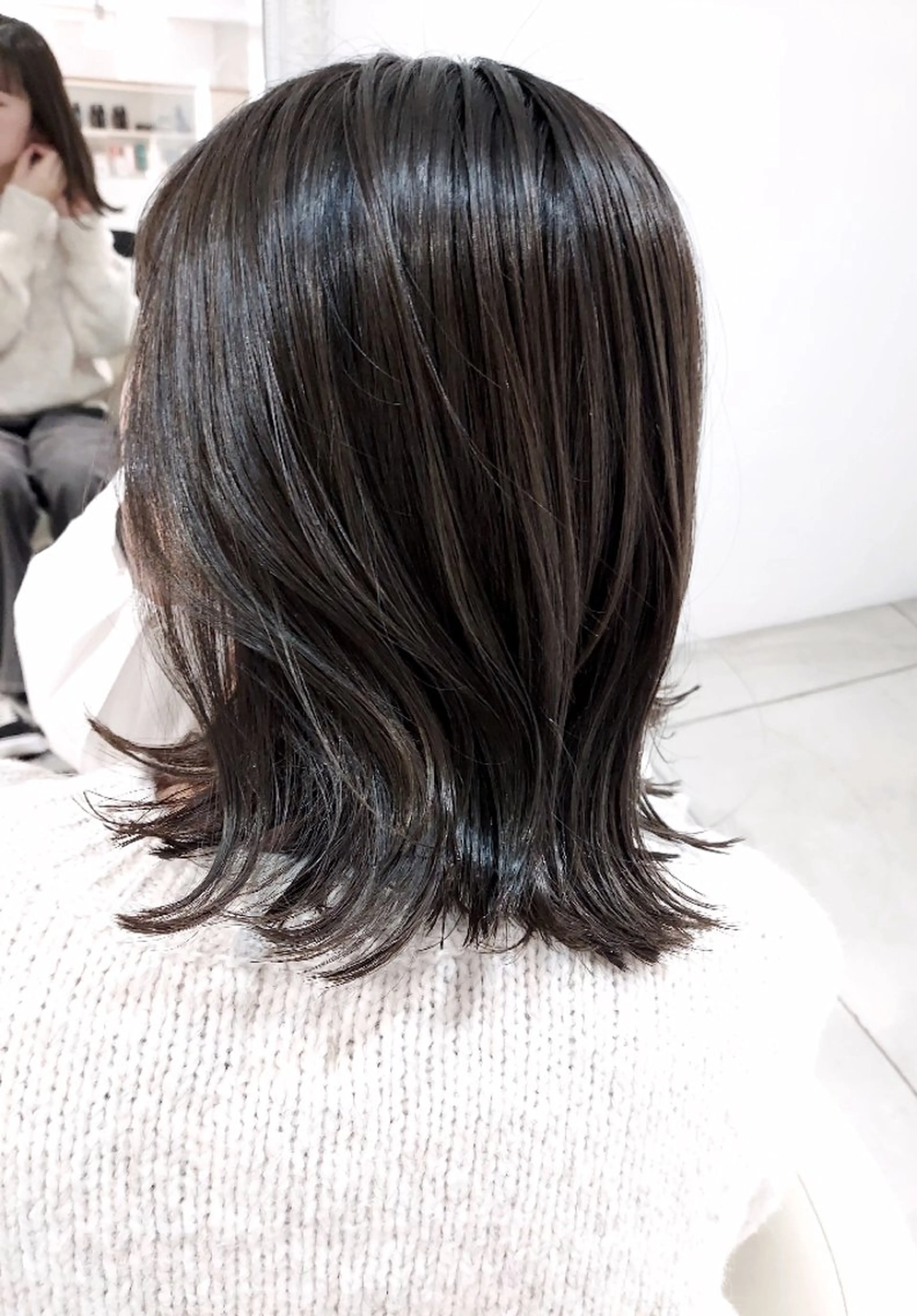 ミディアム カラー ブリーチ グレージュ ブリーチなしカラー 樋口 千尋のヘアスタイル