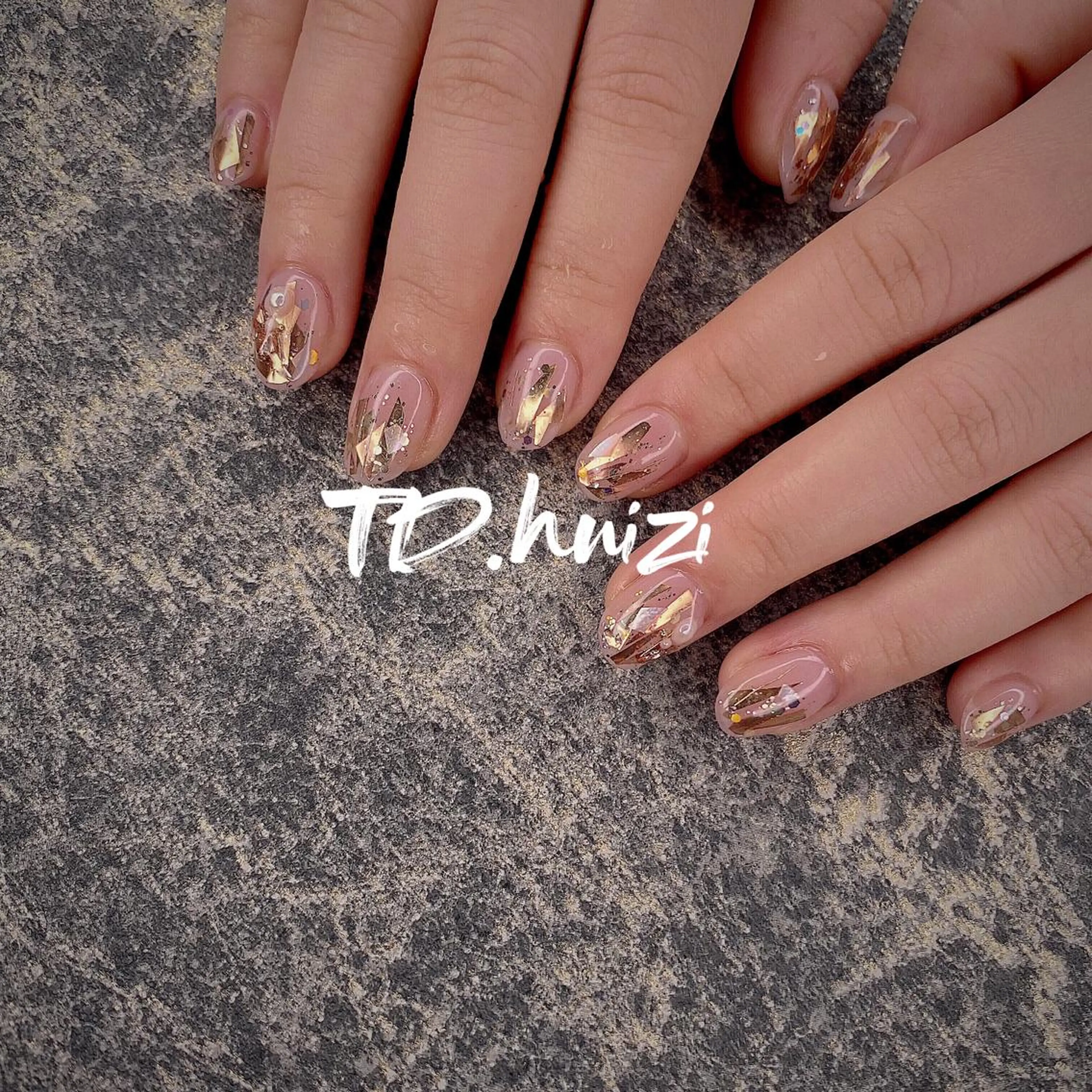 ミディアム めぐみのネイルサロン スタッフ練習のネイルデザイン