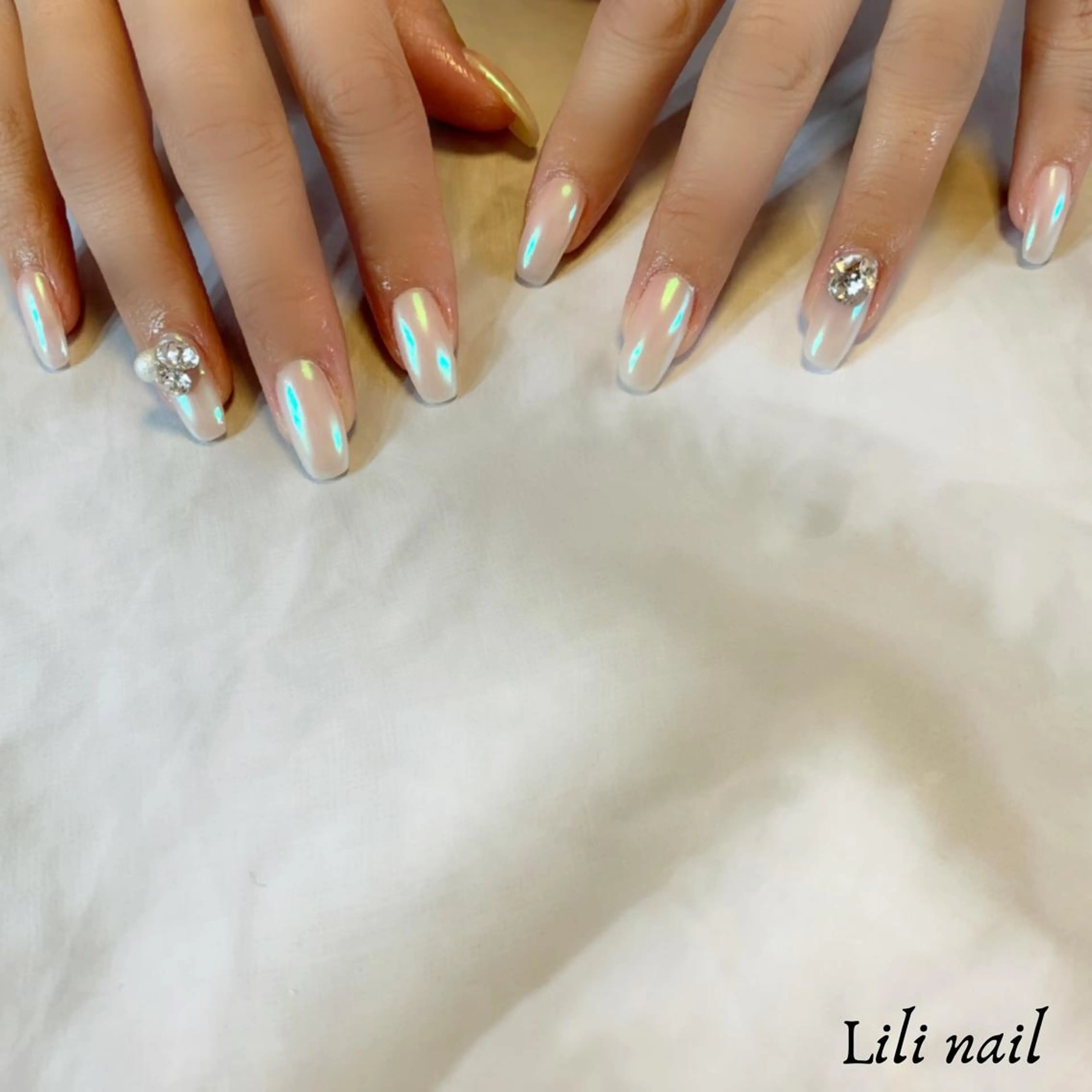 ネイル ホワイト Lilibeauty salonのネイルデザイン