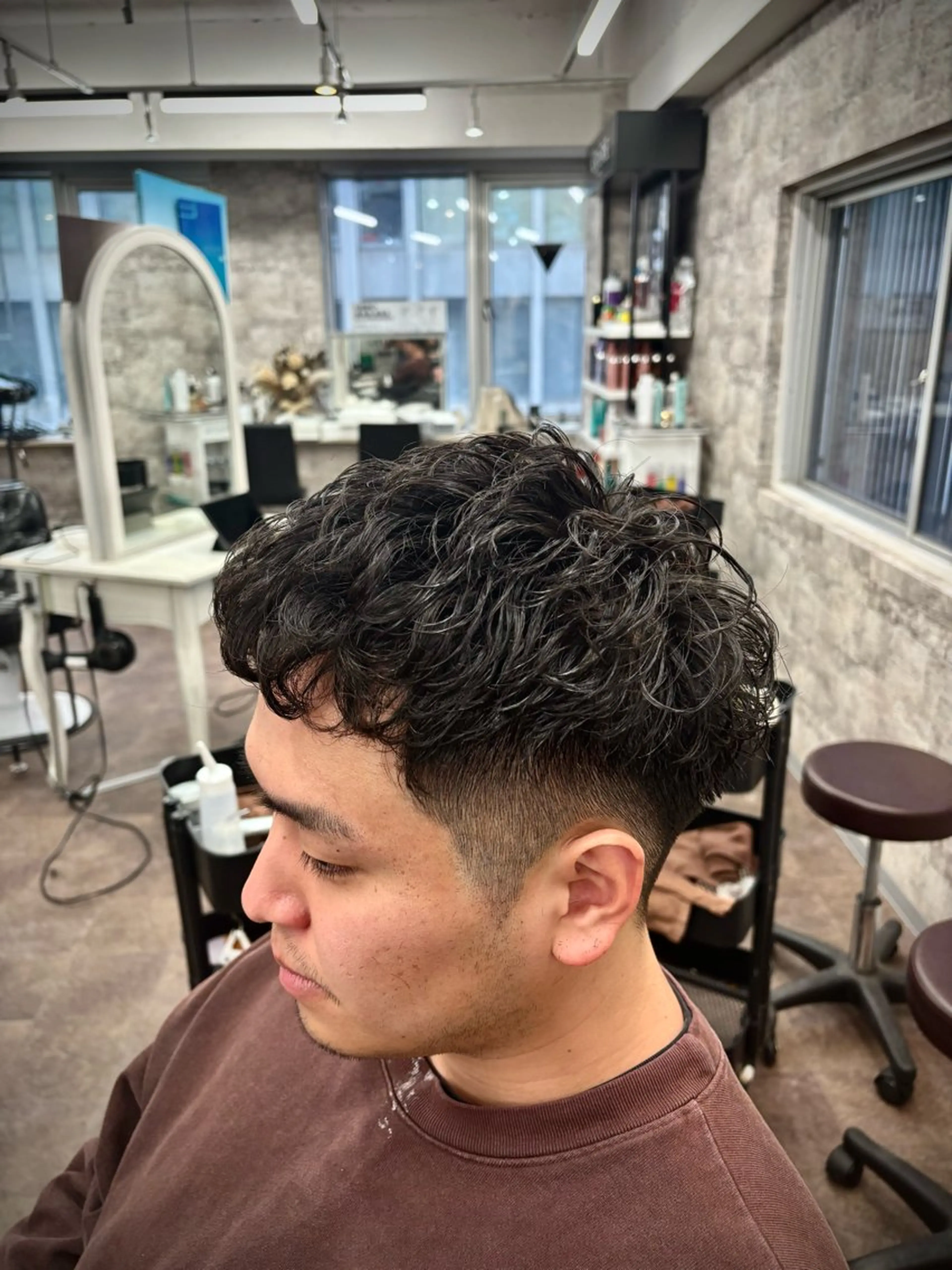 ショート メンズ フェードパーマ 新倉幸之助のヘアスタイル