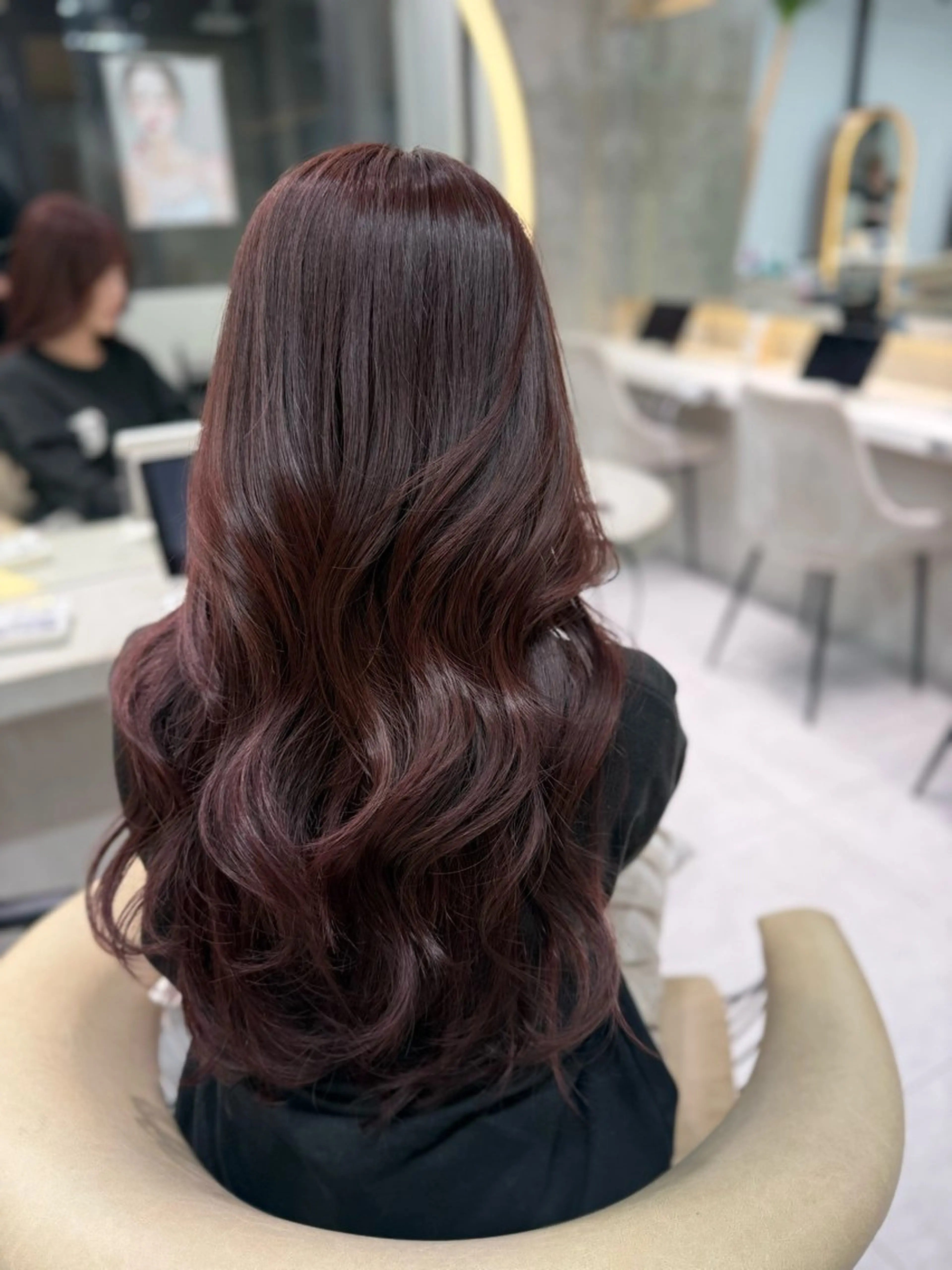 ロング カラー ヘアカラー shion 透明感カラーのヘアスタイル