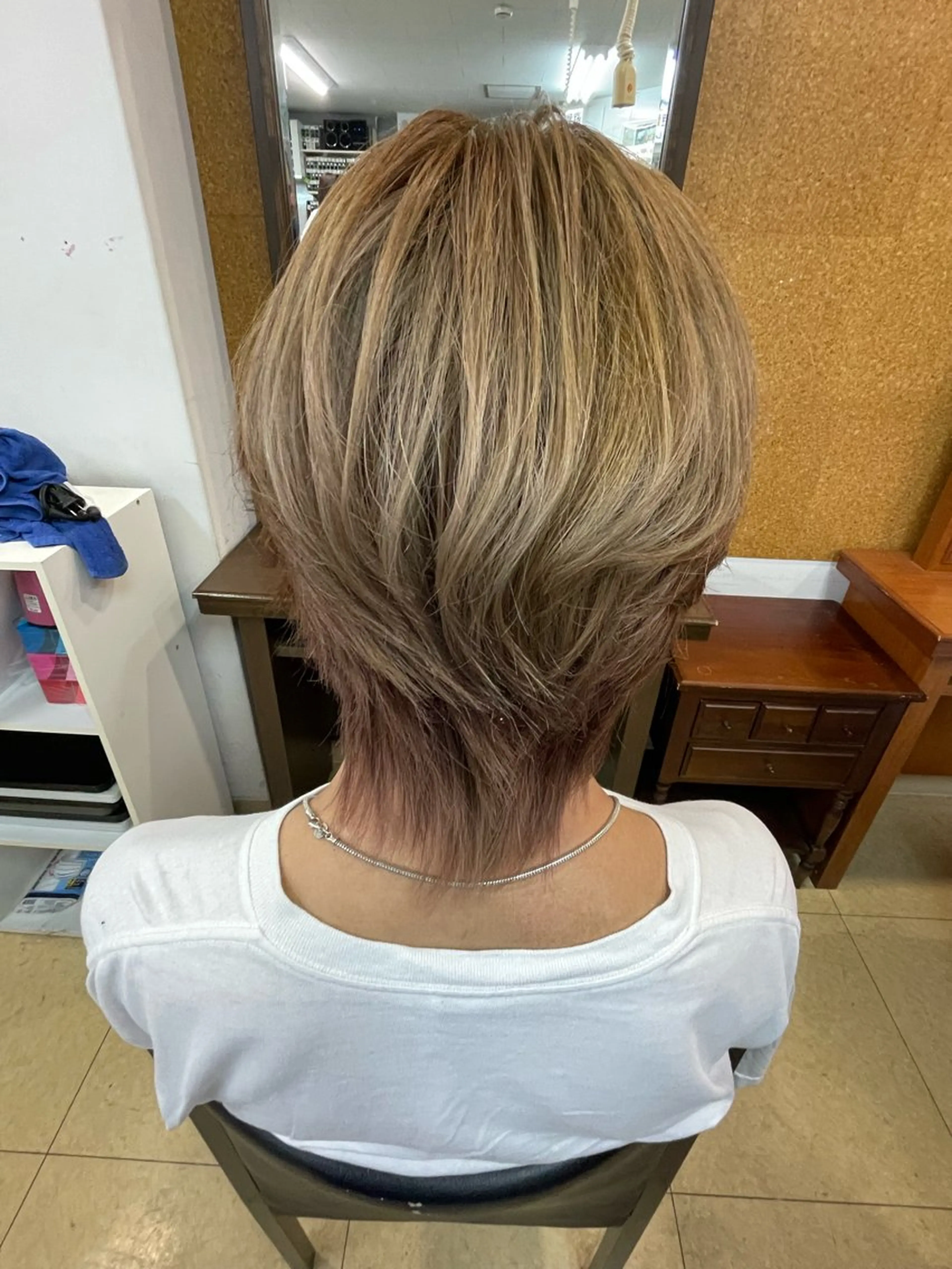 ショート メンズ 🌈透明感カラー 韓国 ミライ🇰🇷のヘアスタイル