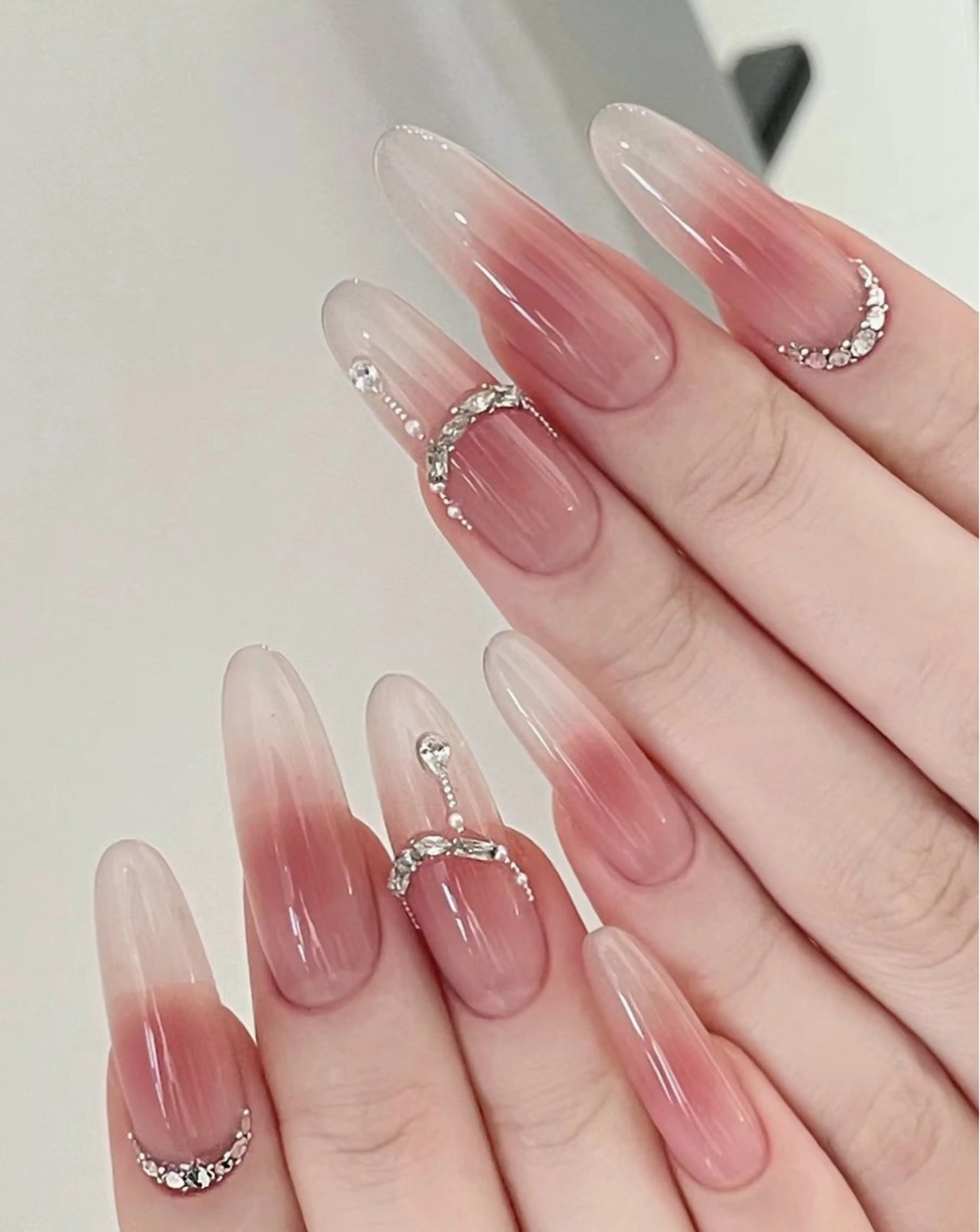 ロング めぐみのネイルサロン スタッフ練習のネイルデザイン