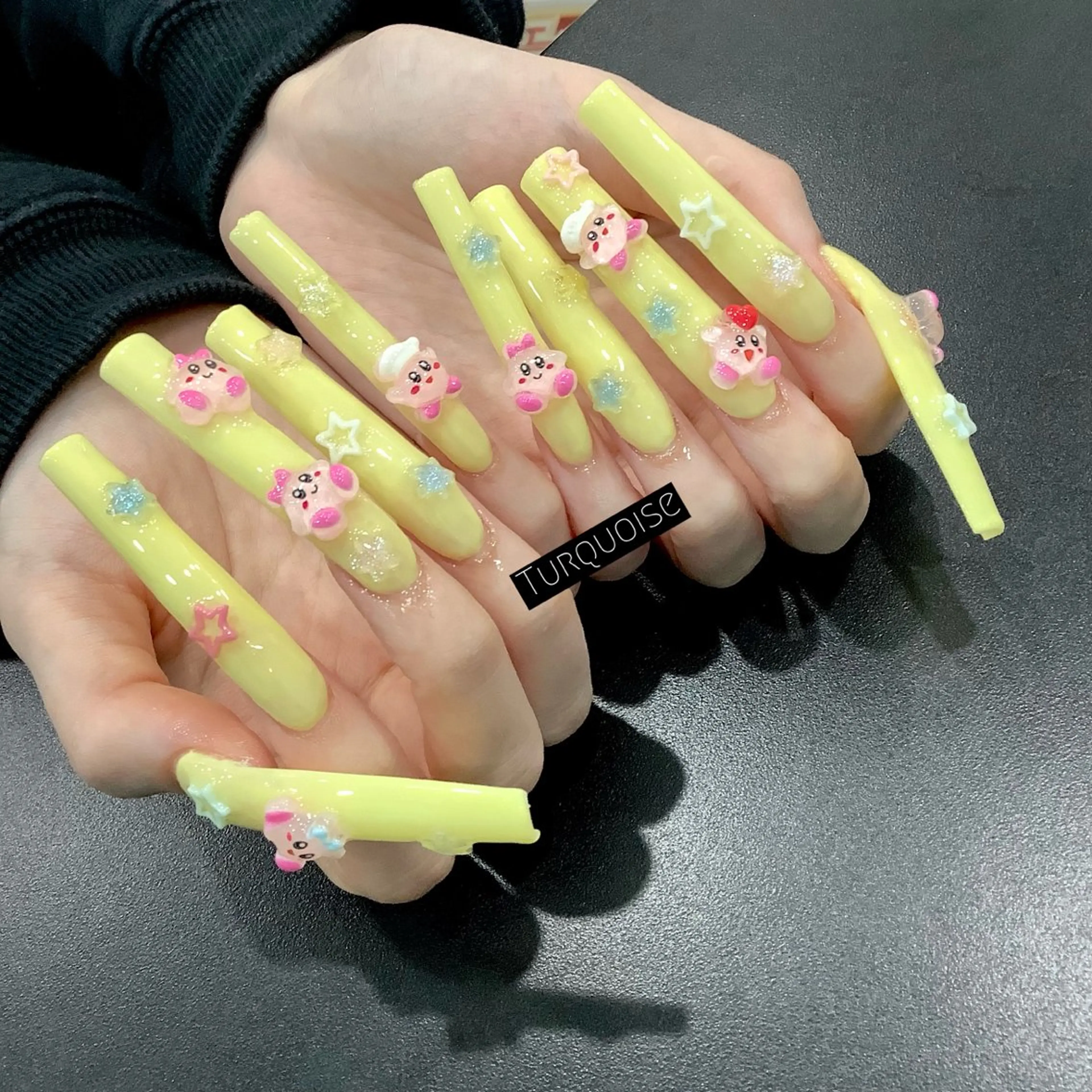 ネイル 個性派ネイルサロン 💅🏼ターコイズのネイルデザイン