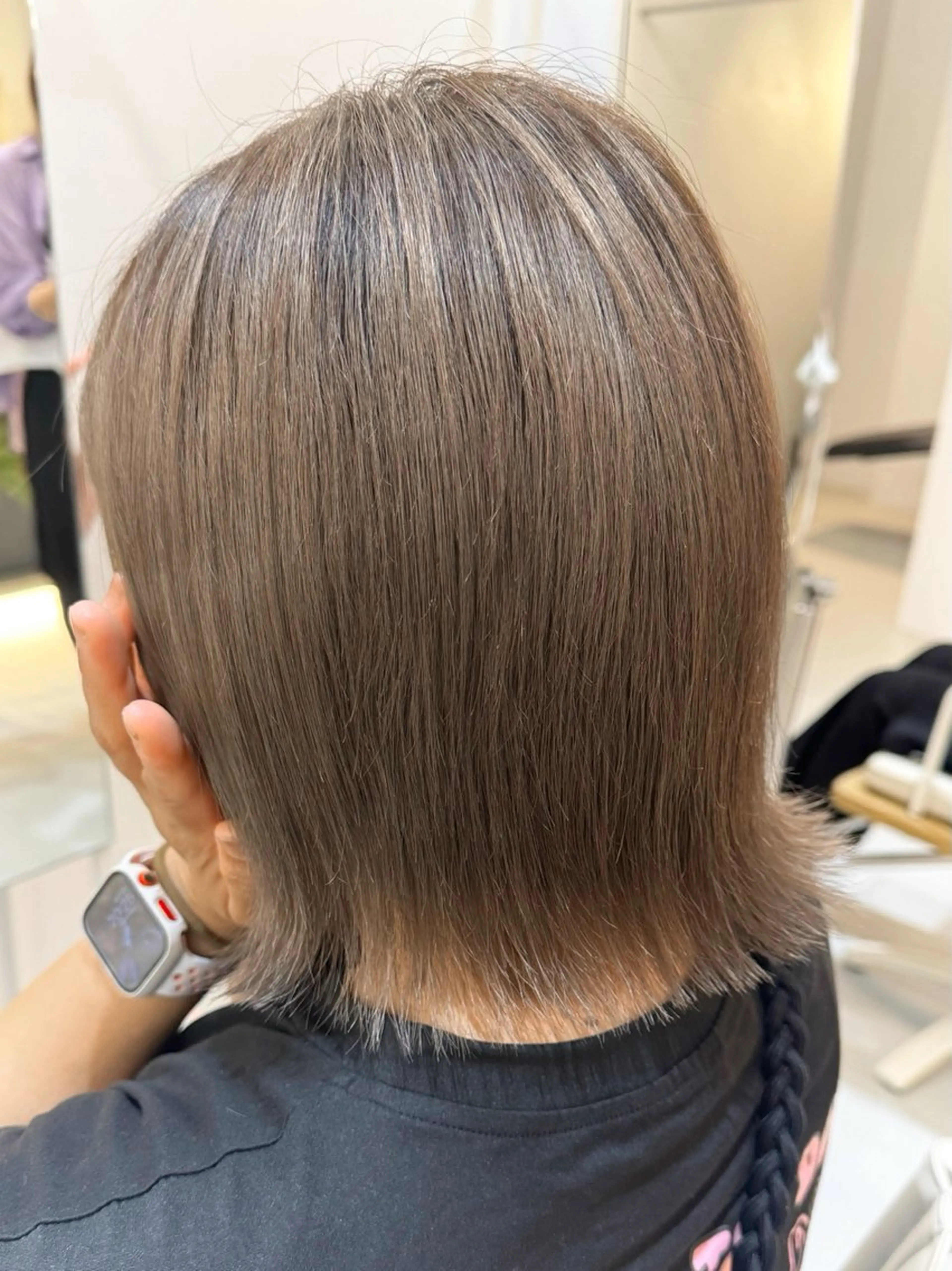 ミディアム くせ毛 外ハネヘア カラー/ 髪質改善/新吾ありさのヘアスタイル