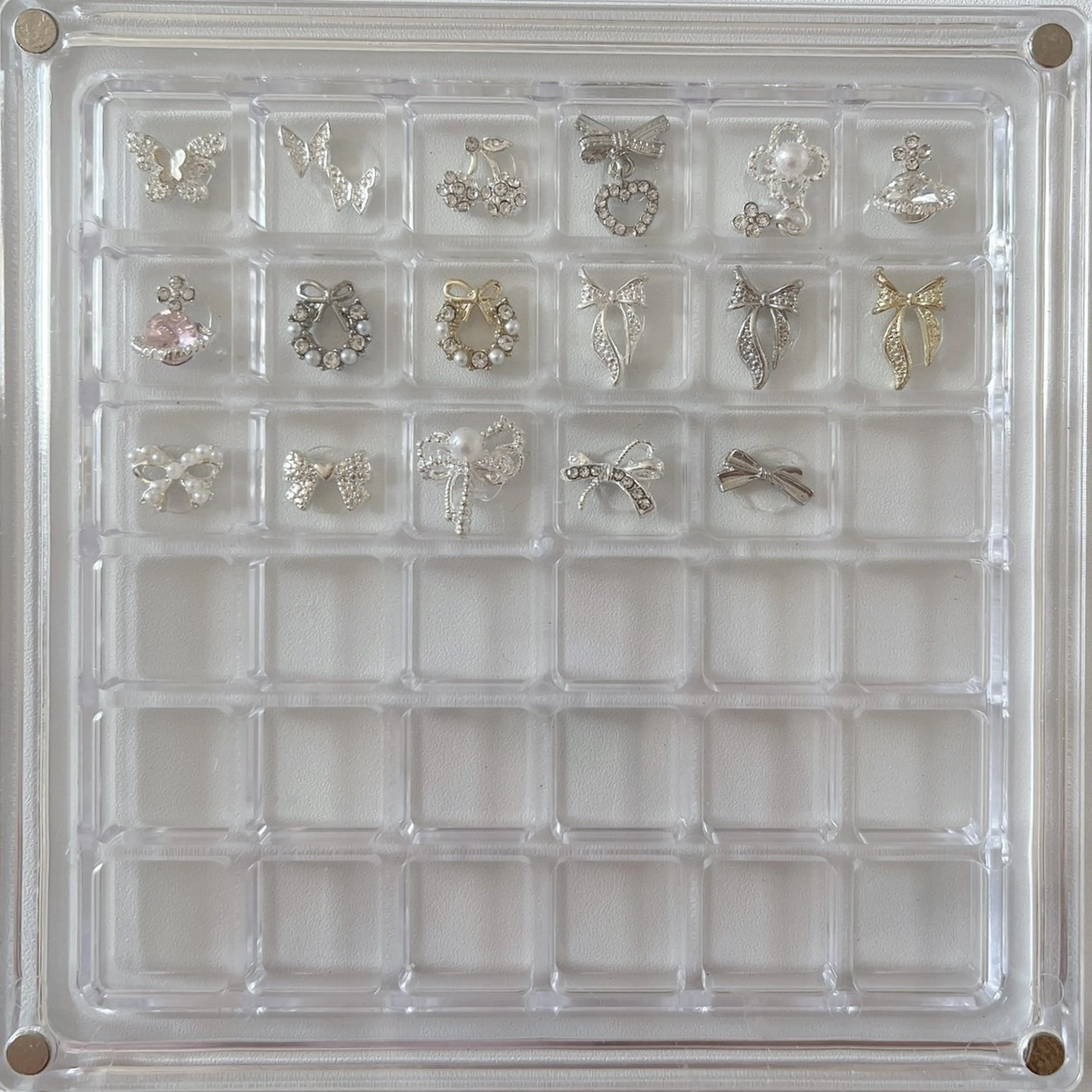 ネイル 児玉 茉緒のネイルデザイン