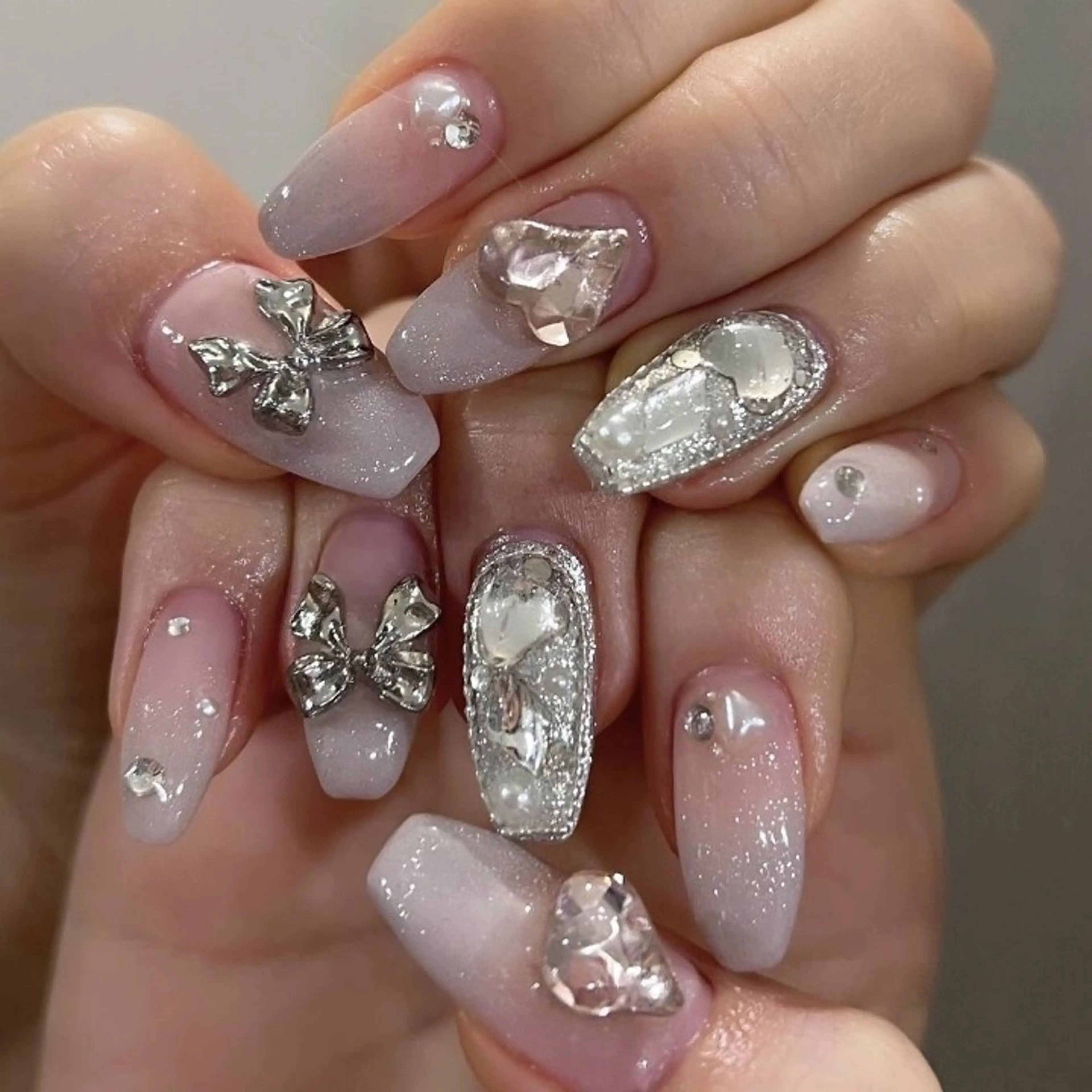 カラー グラデーションカラー ピンクカラー ハンドネイル AIN Nailのネイルデザイン