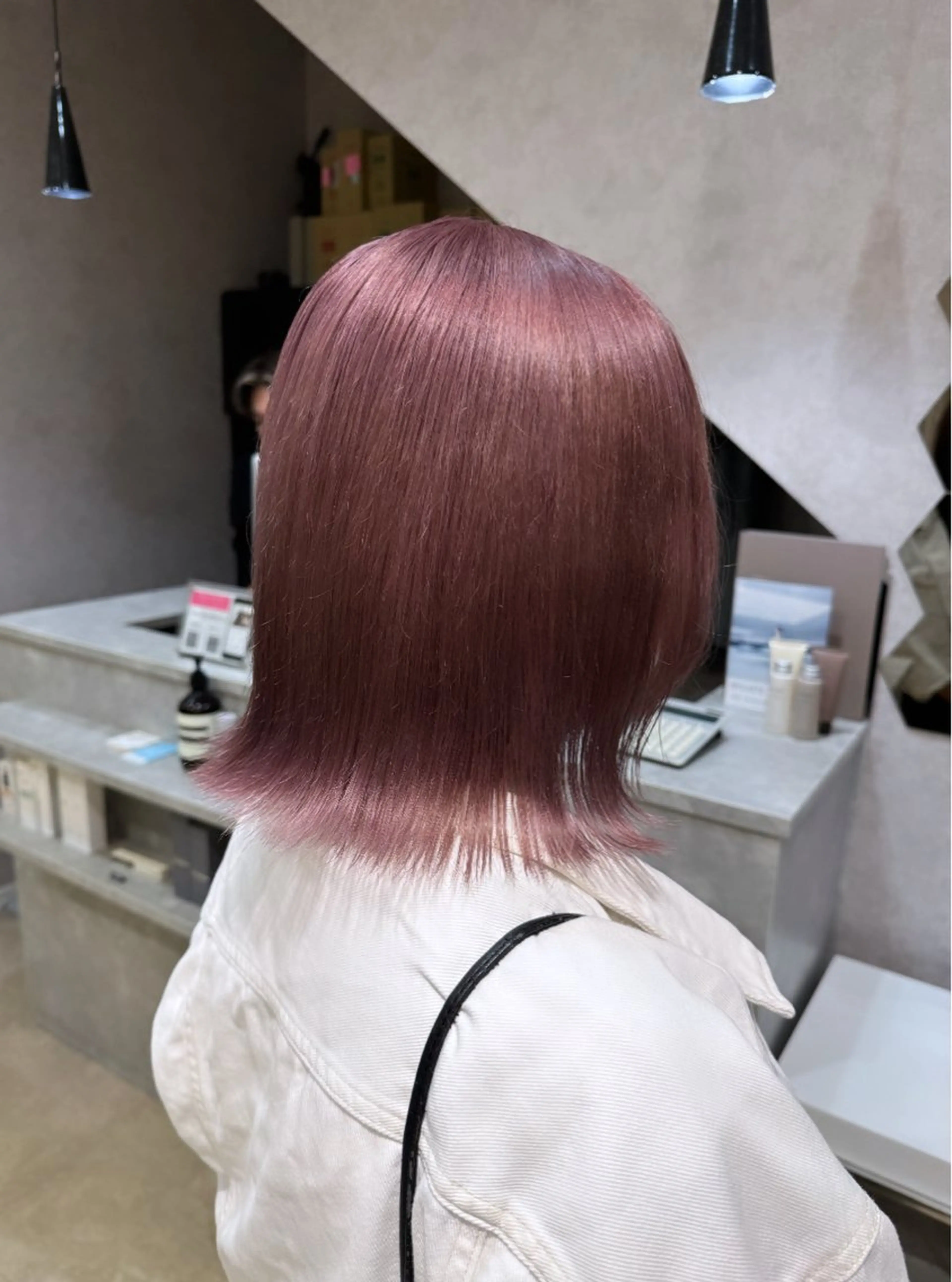 ミディアム ヘアカラー Rio/ヘアセット/ ハイトーンカラーのヘアスタイル