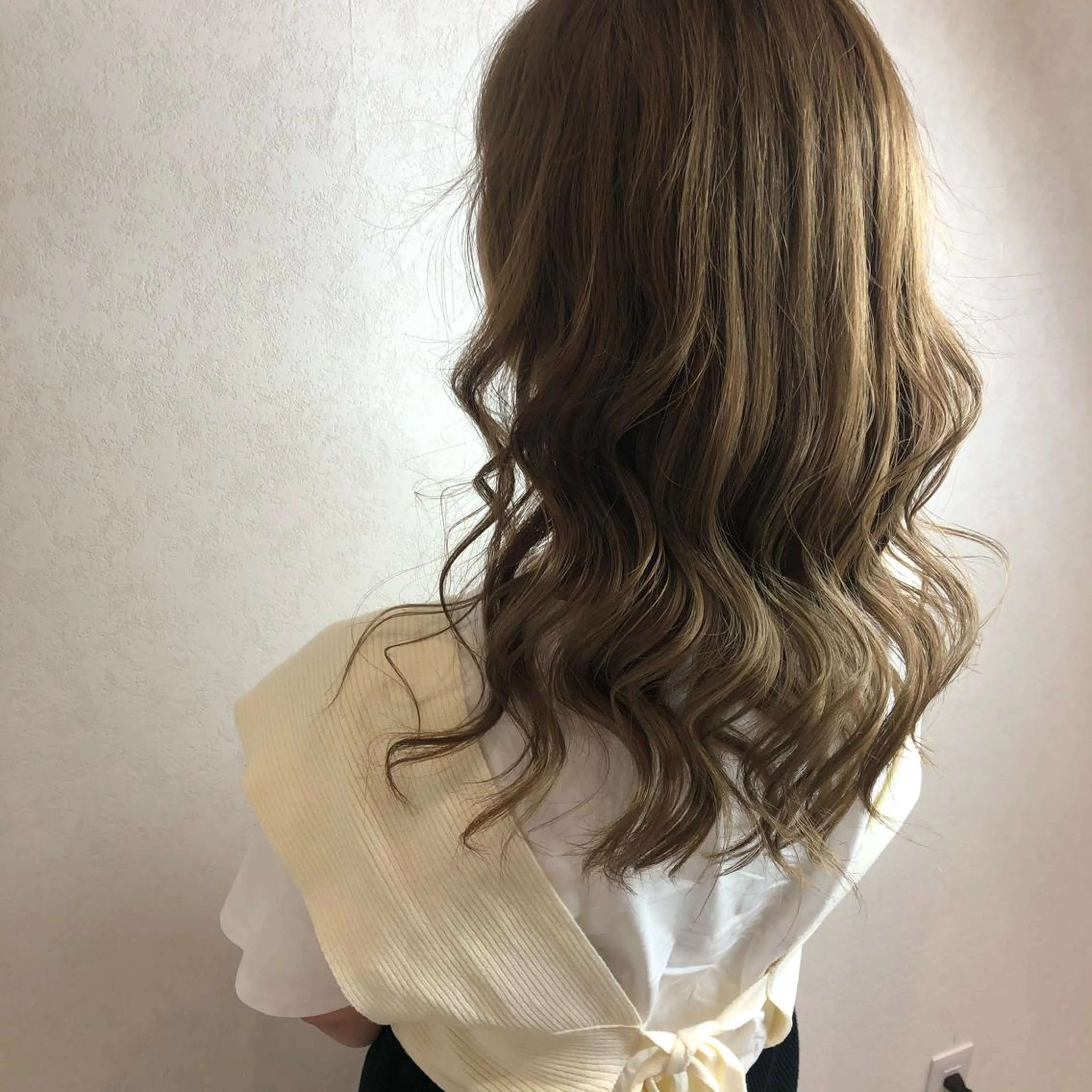 セミロング カラー ムトウセイマ/ 縮毛矯正/ブリーチのヘアスタイル