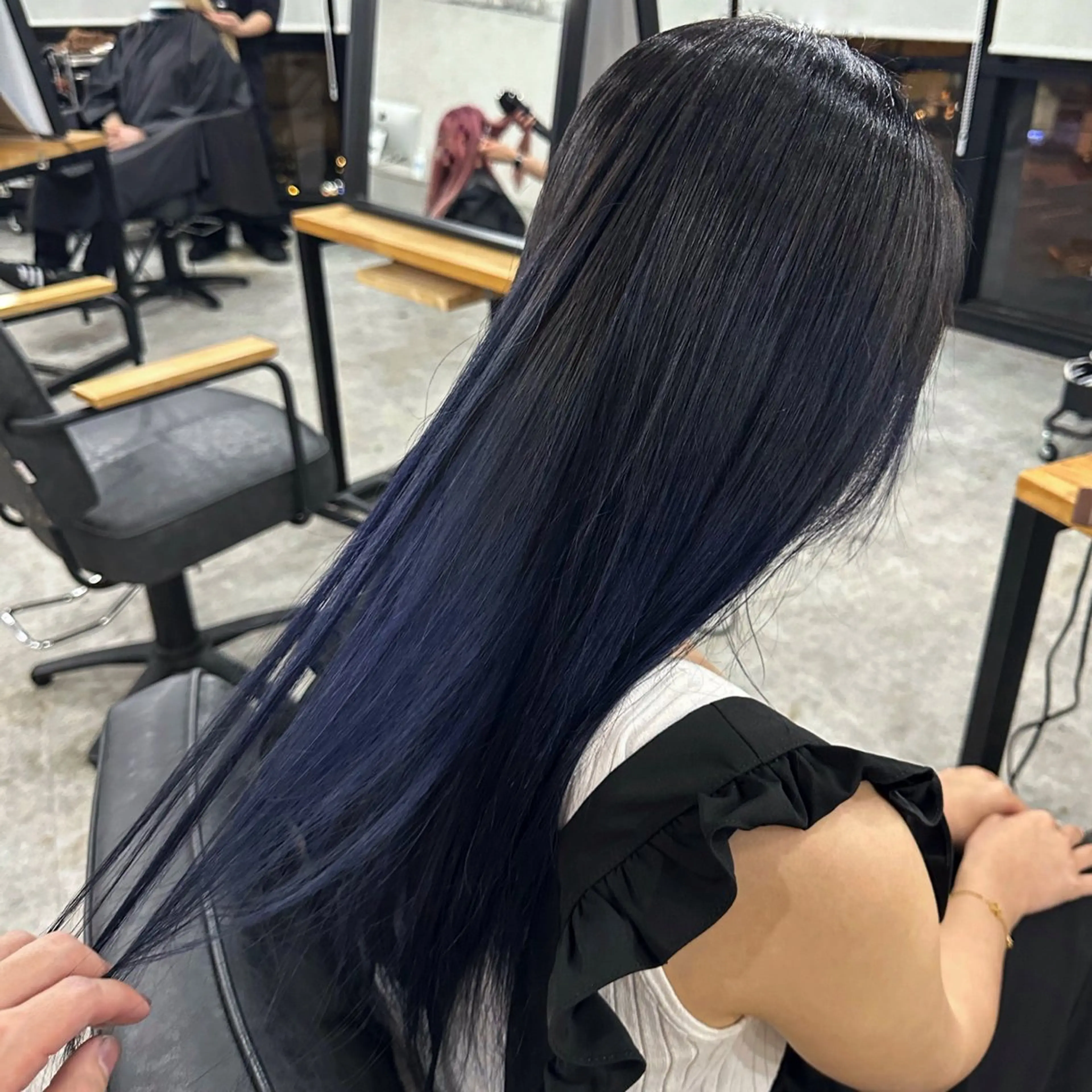 ロング カラー 黒髪 ブルーカラー ブルーブラック ハイトーン✨髪質 改善🫧RYOのヘアスタイル